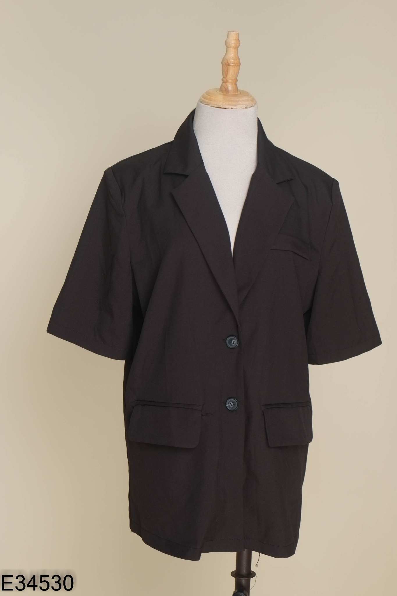 Áo blazers đen cộc tay