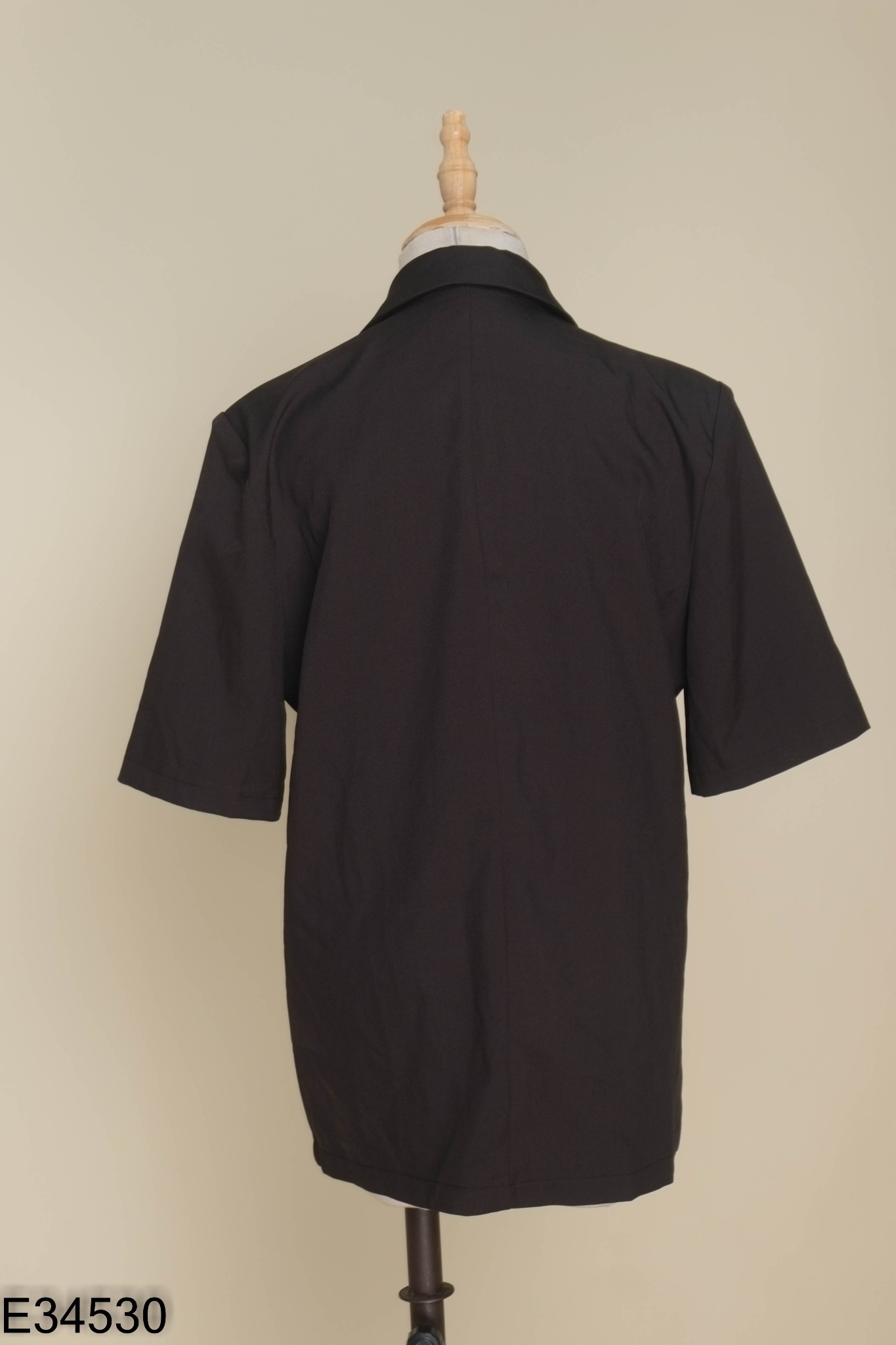 Áo blazers đen cộc tay