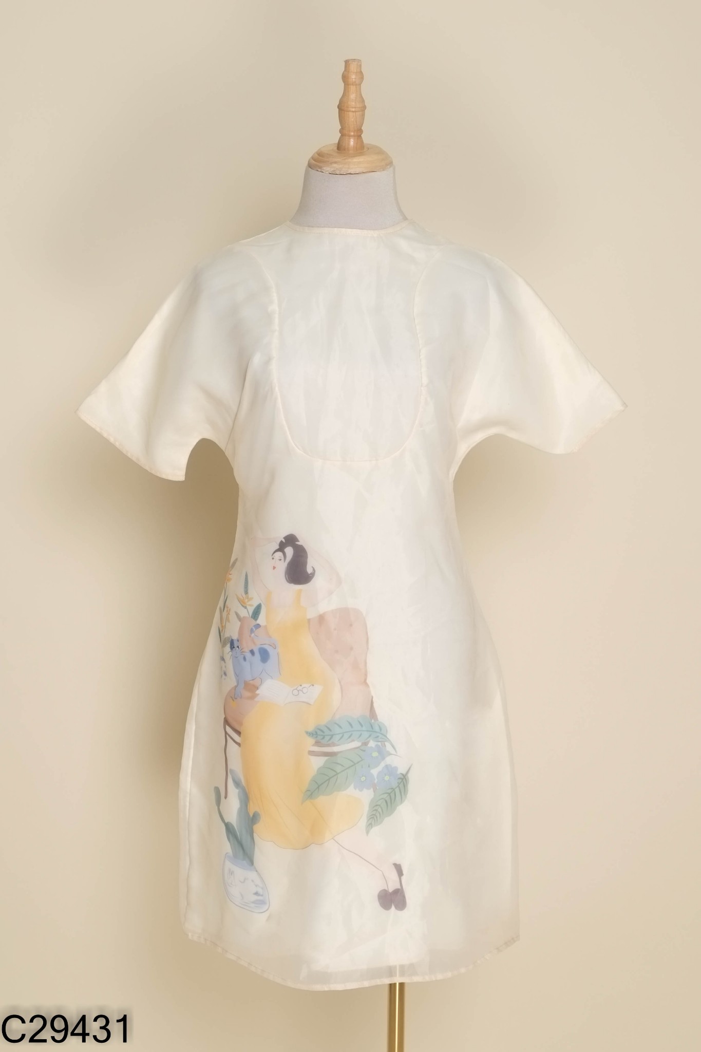 Váy organza be họa tiết