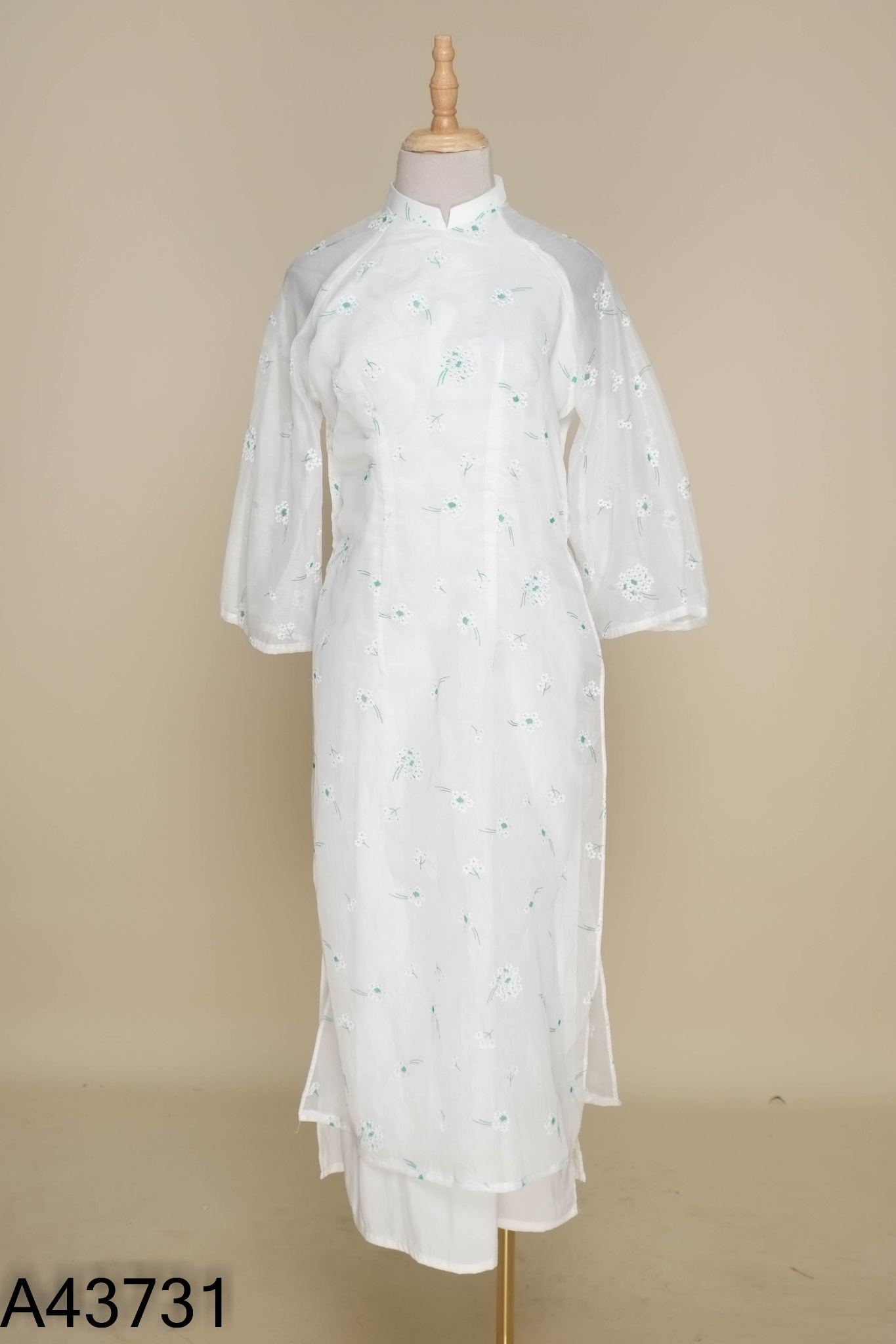 Áo dài trắng hoa