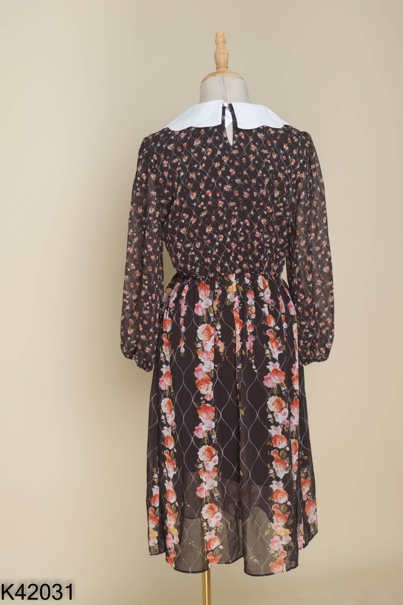 Váy đen hoa VERO MODA cổ trắng