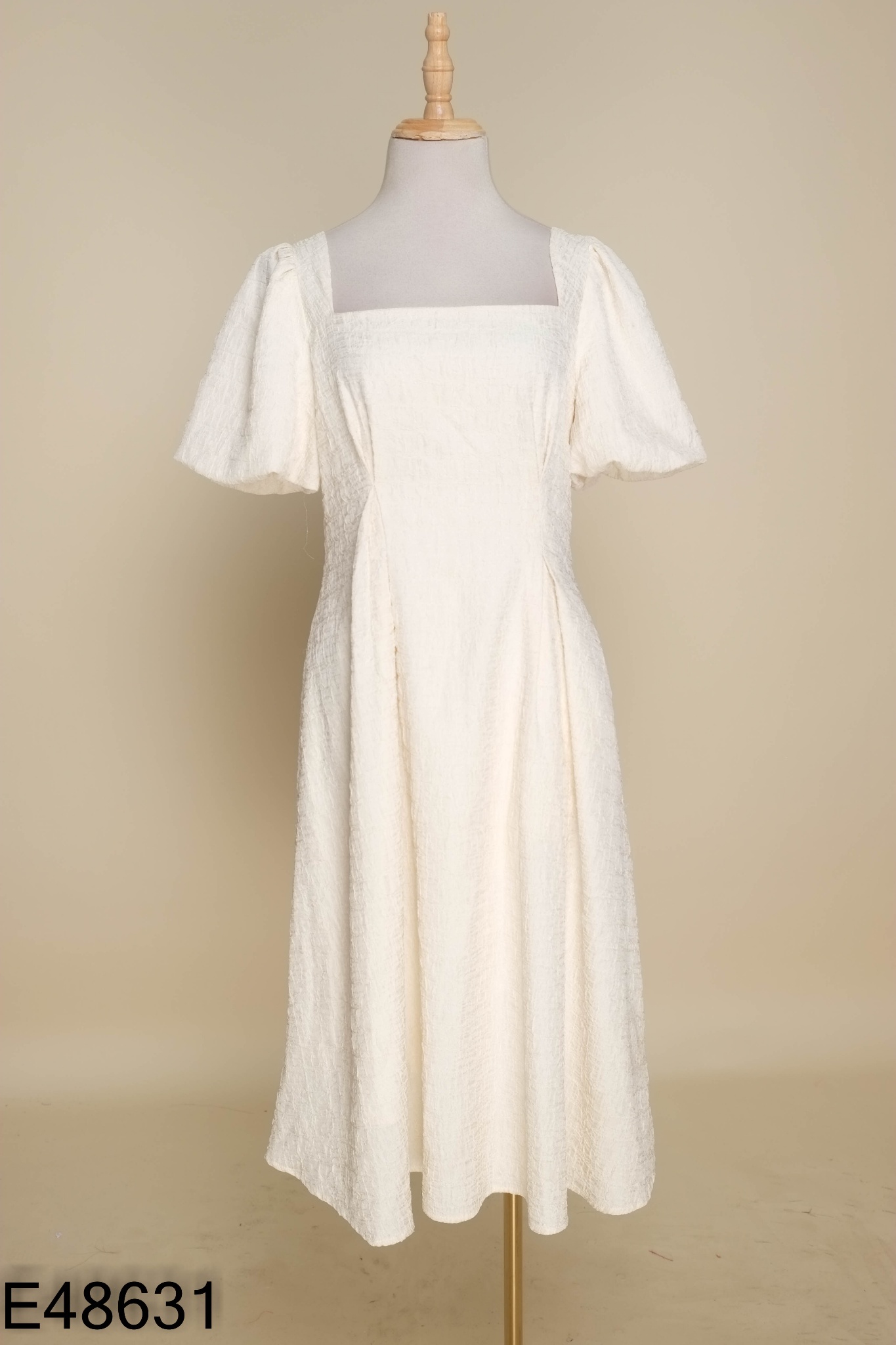 Váy CHARME STORE cổ vuông be