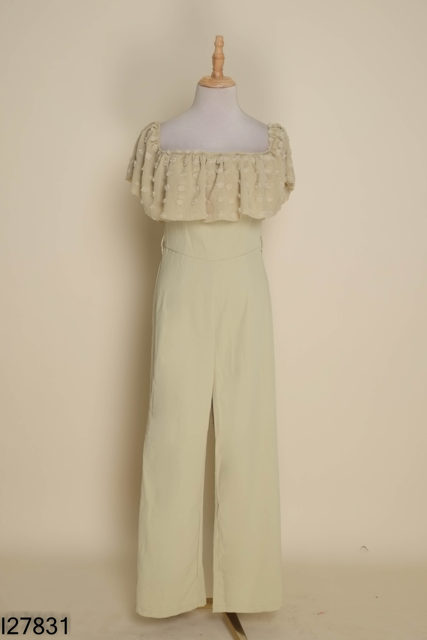 Jumpsuit xanh bèo
