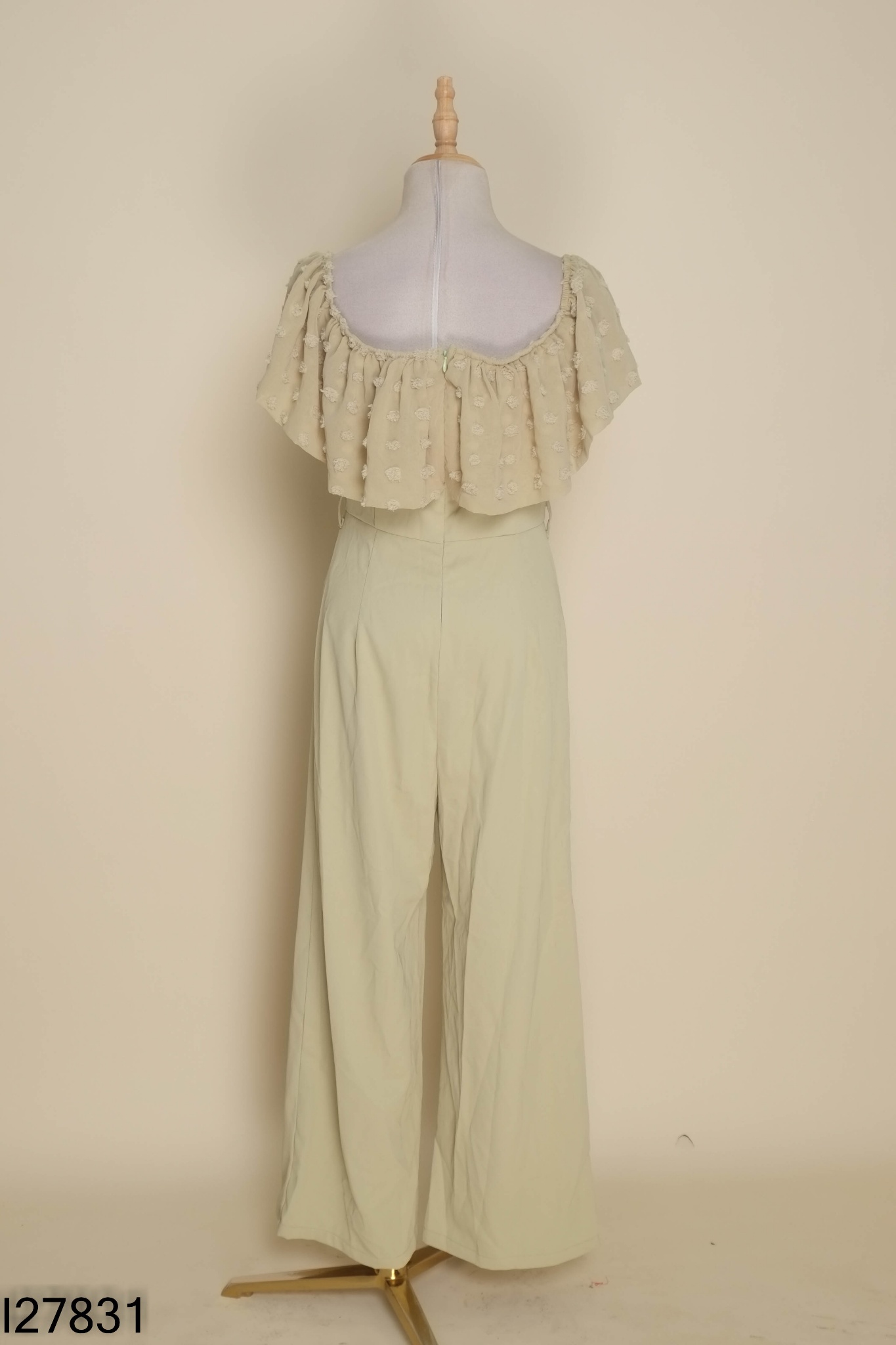 Jumpsuit xanh bèo
