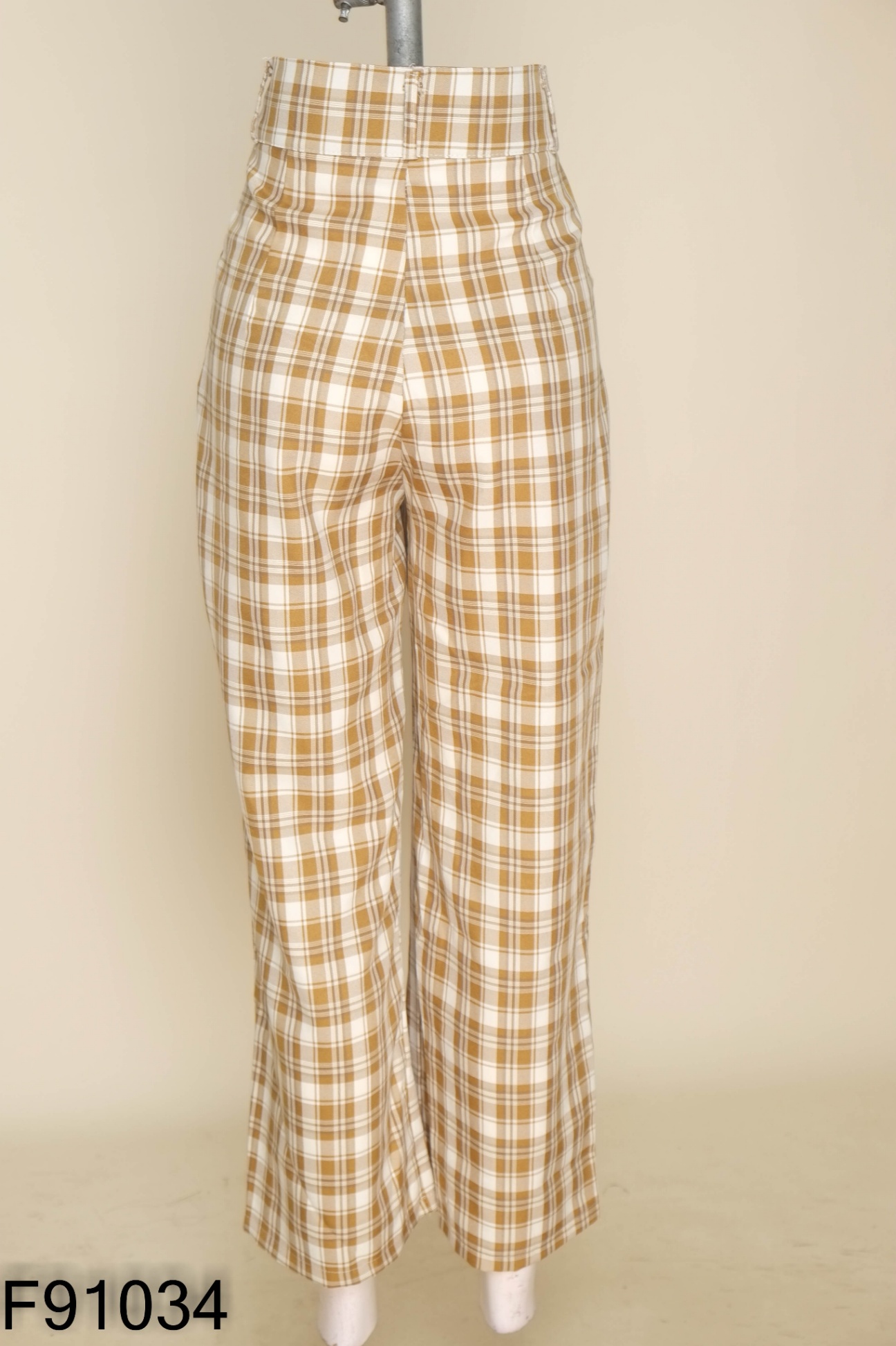 Quần culottes vàng kẻ caro be