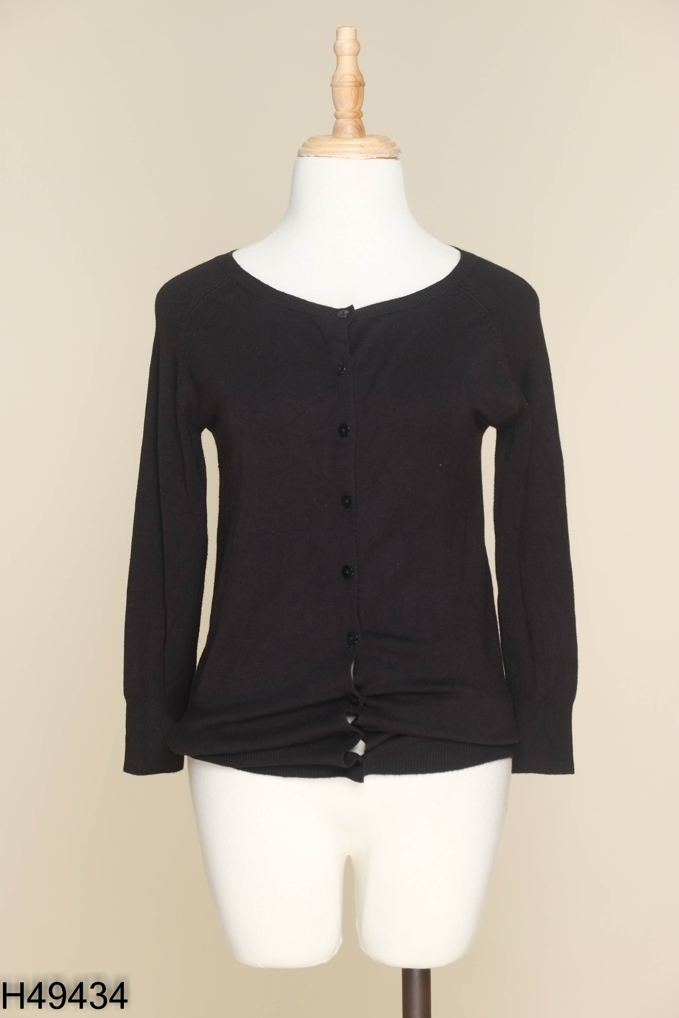 Áo len ZARA đen phối cúc