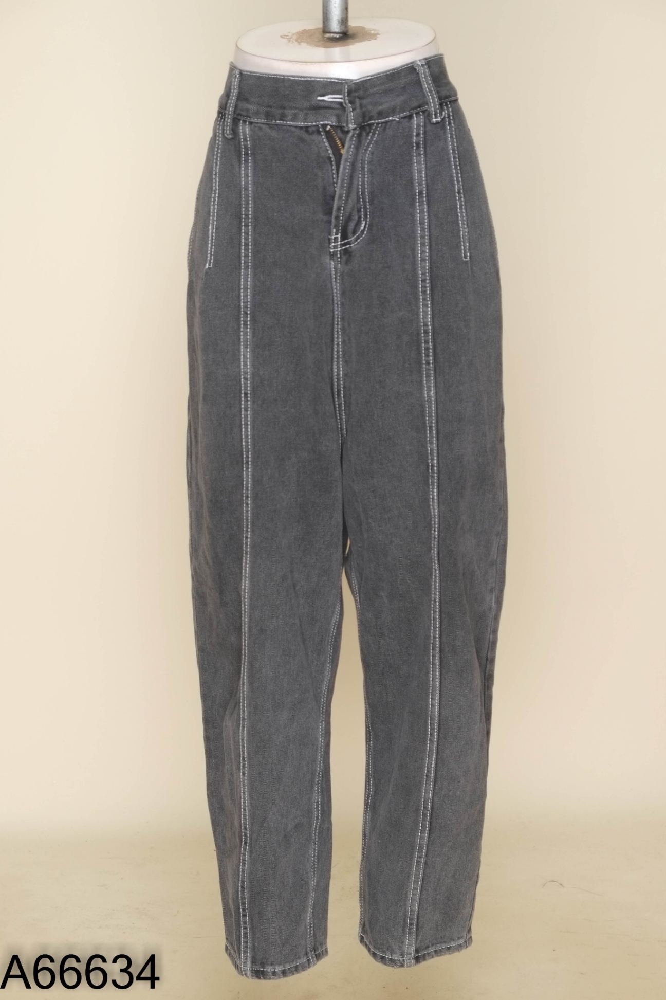 Quần jeans xám ống suông