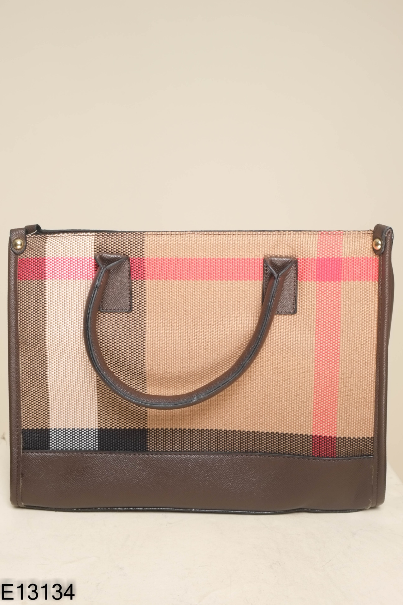 Túi xách nâu phối kẻ