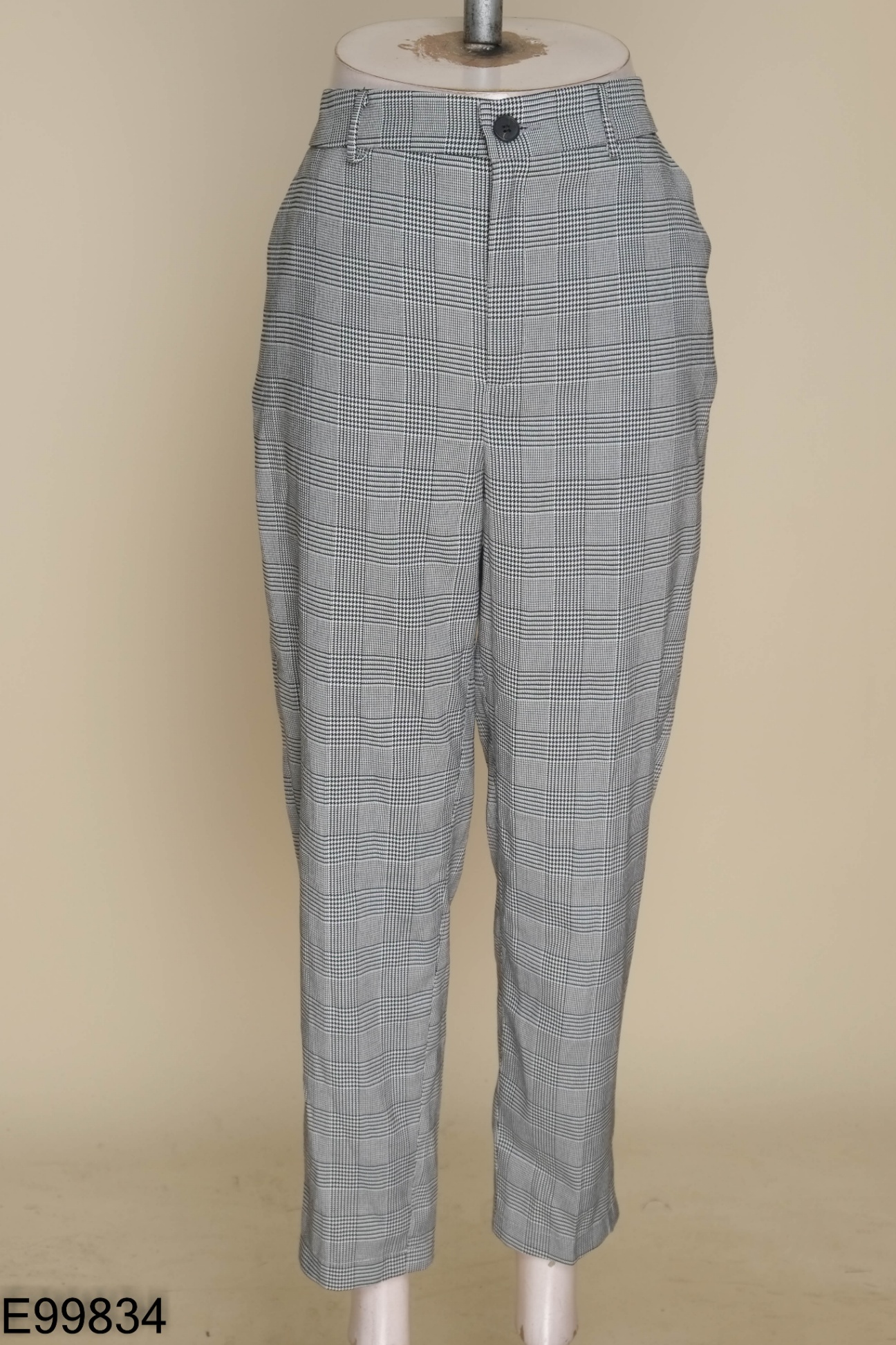 Quần ADORE DRESS xám kẻ