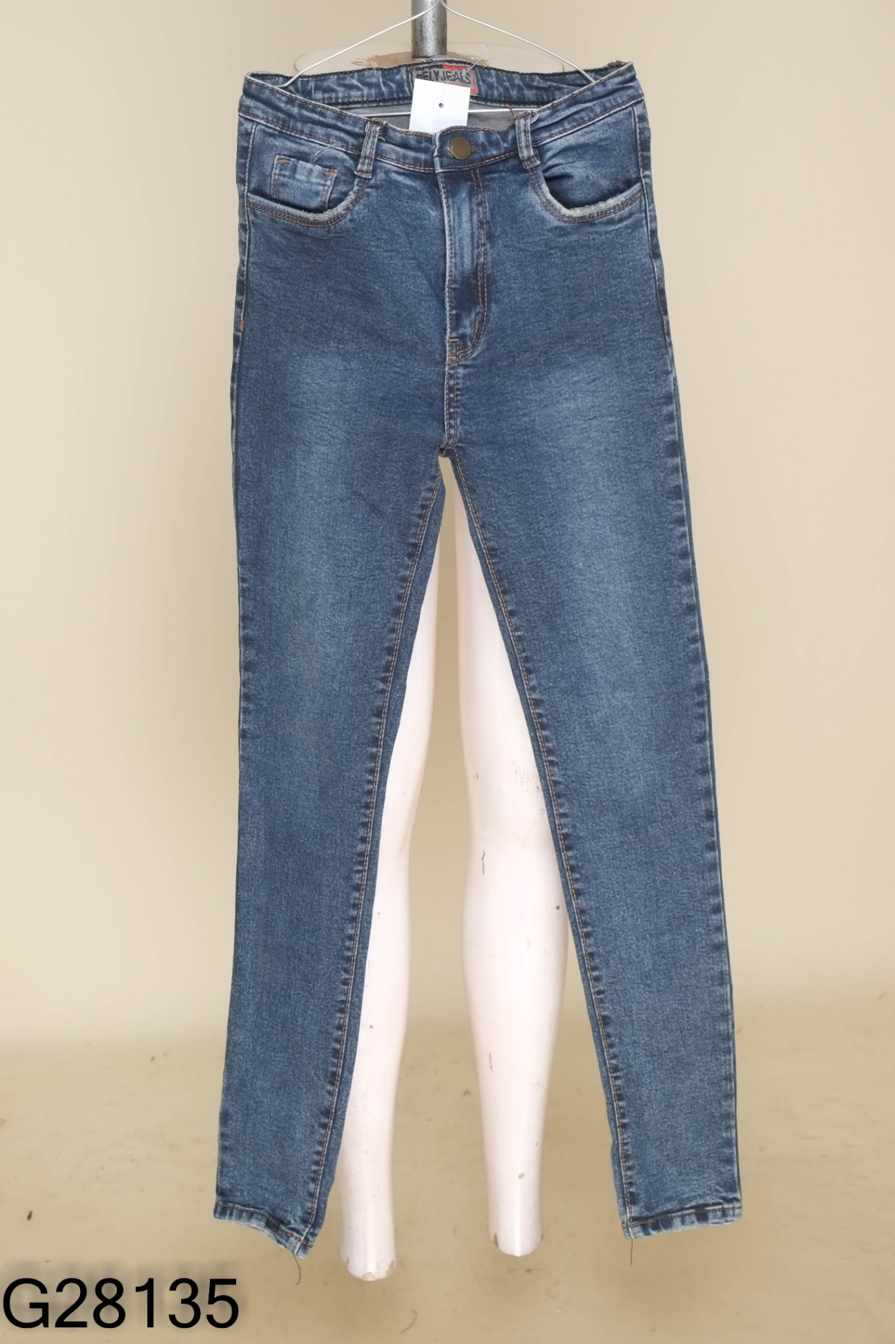 Quần jeans xanh đậm