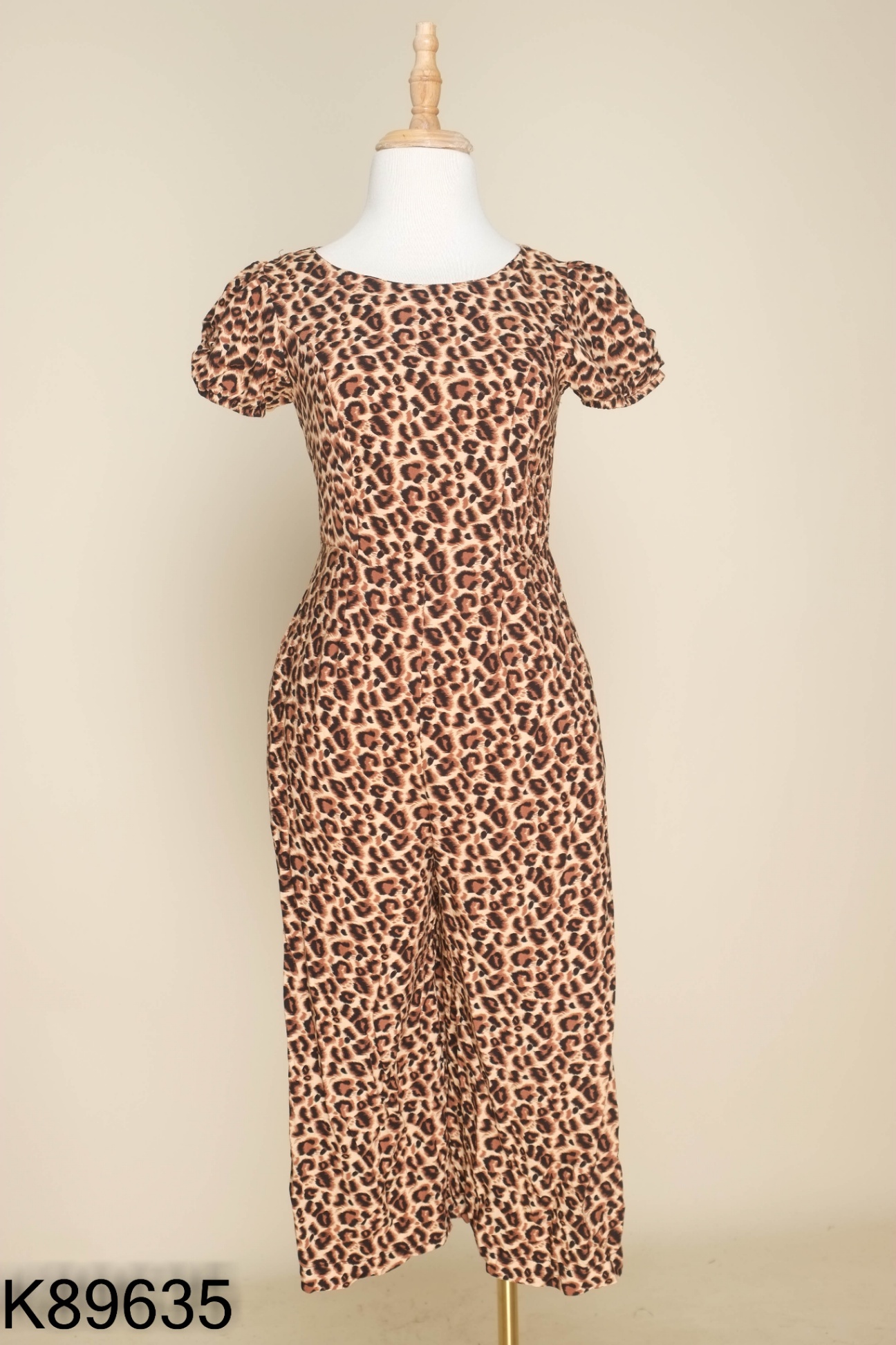 Jumpsuits be họa tiết báo đốm