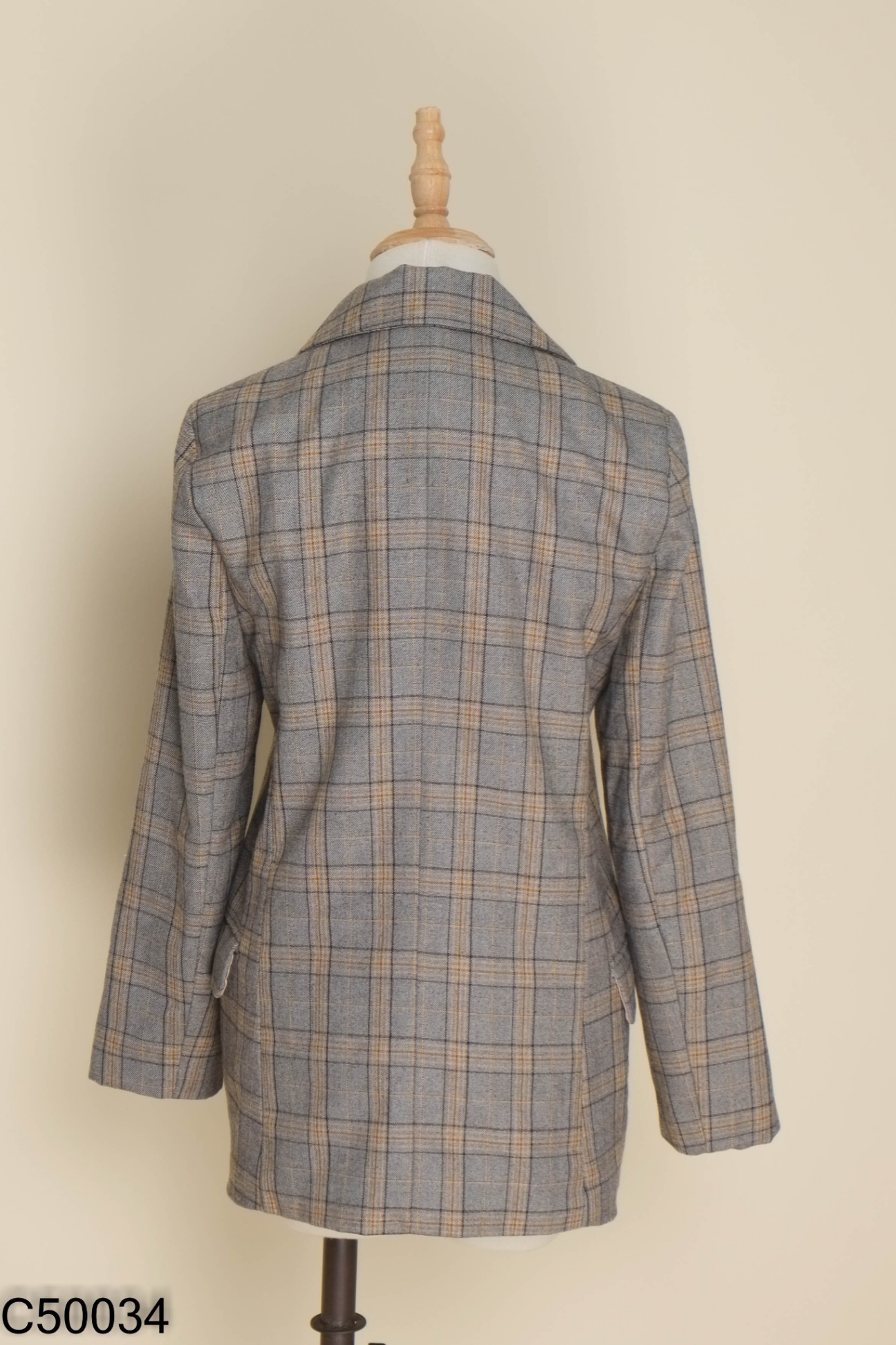 Áo blazer xám kẻ