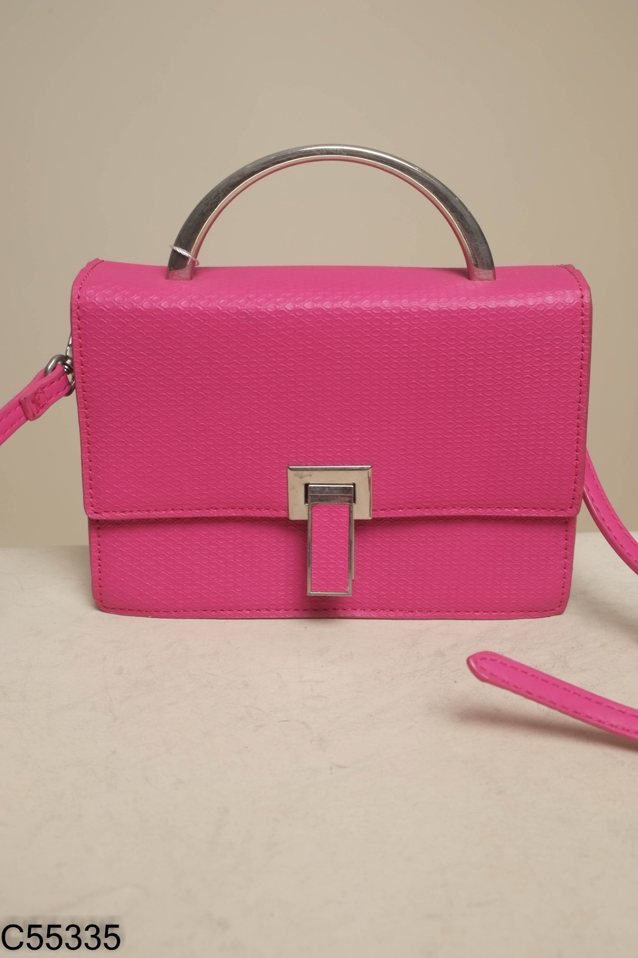 Túi xách PEDRO hồng hoạ tiết vân