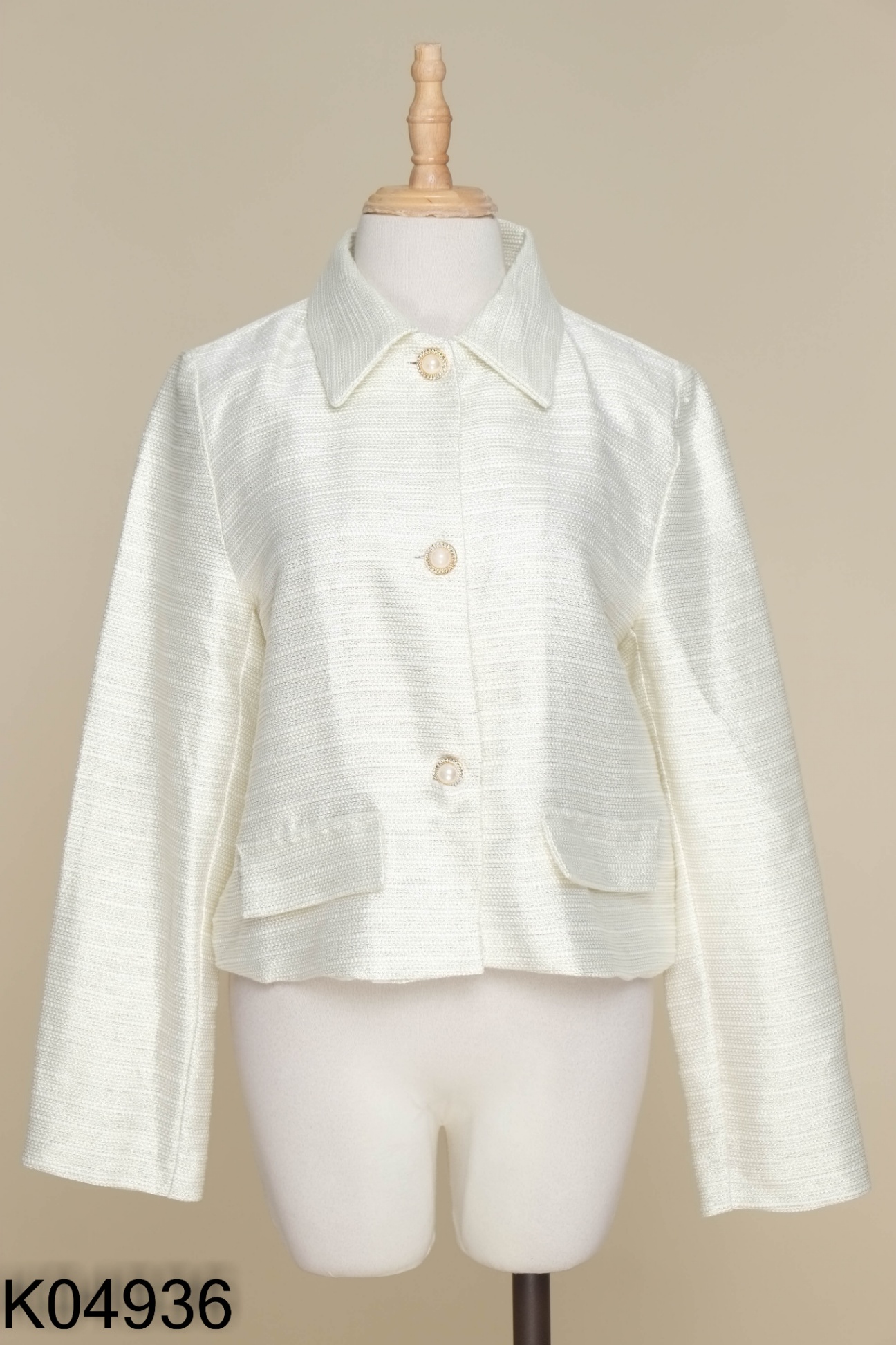 Áo dạ be MIXXO cúc ngọc