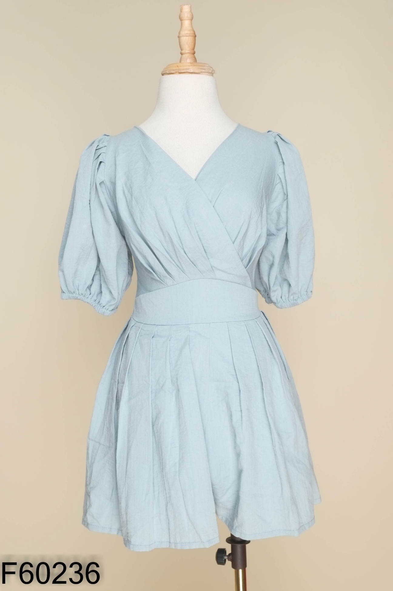 Jumpsuits xanh cut lưng tay bồng