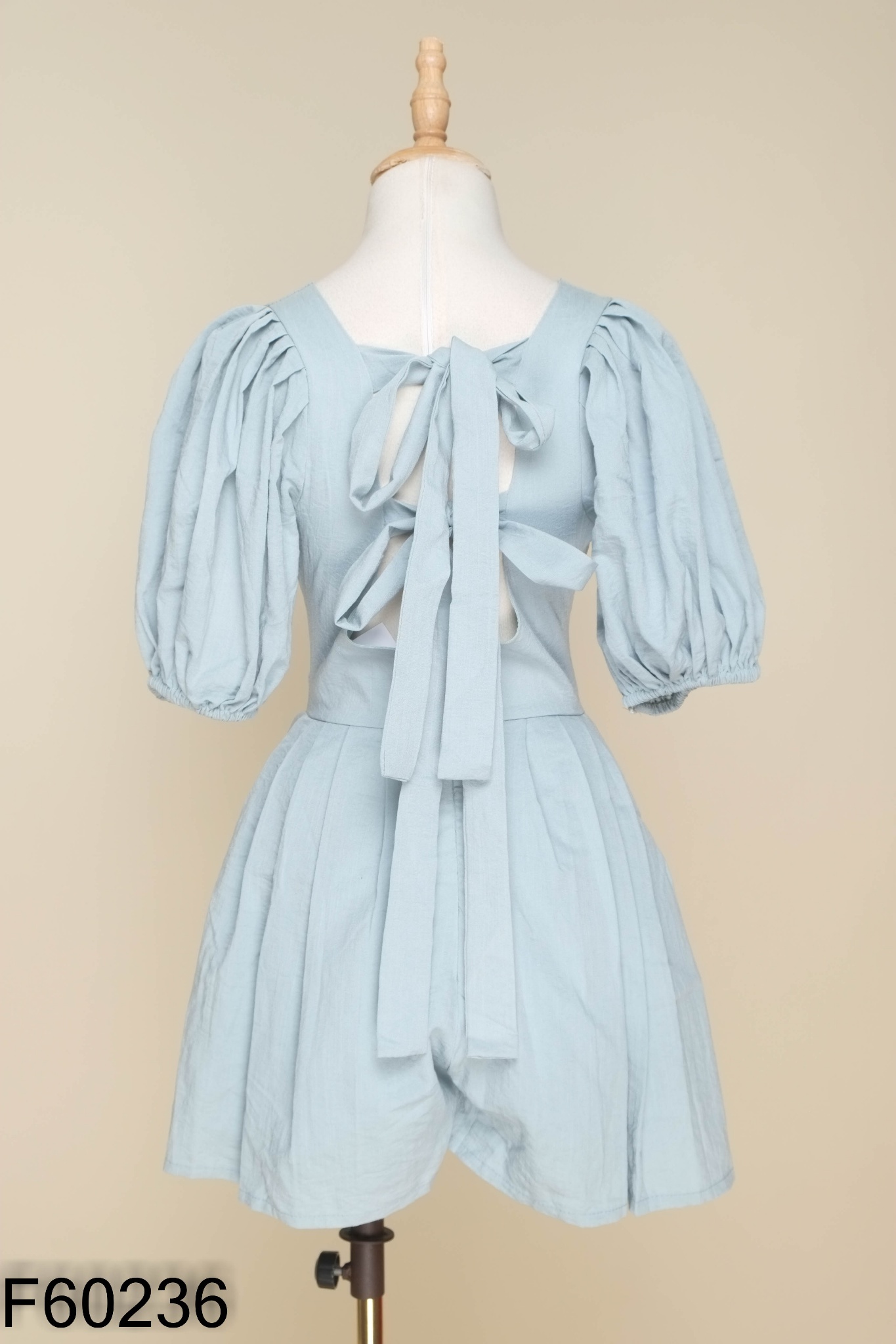Jumpsuits xanh cut lưng tay bồng