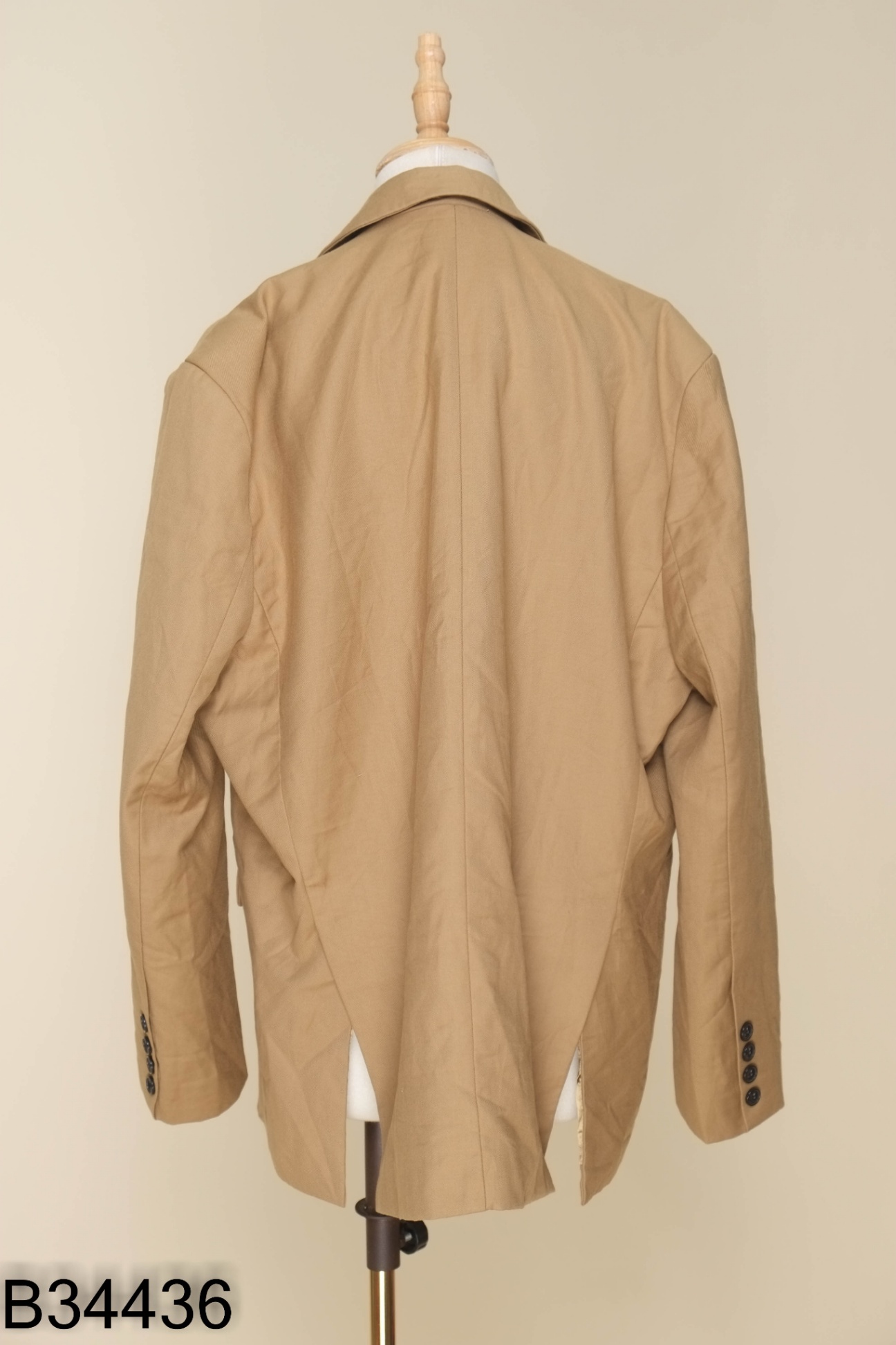 Blazer nâu trơn phối khuy