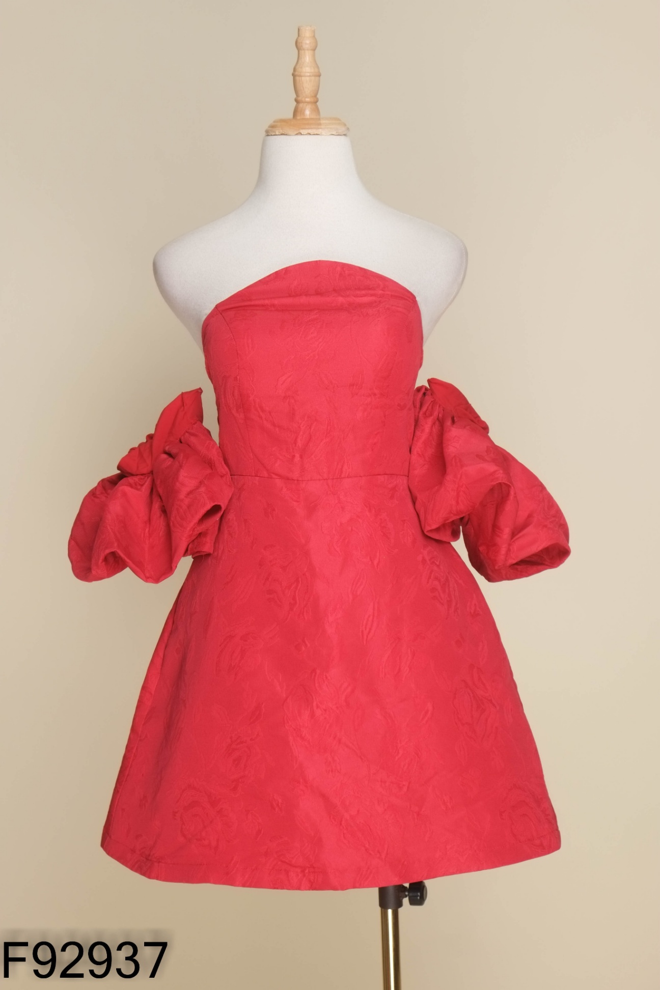 Váy đỏ THE SHILLA phối tay phồng