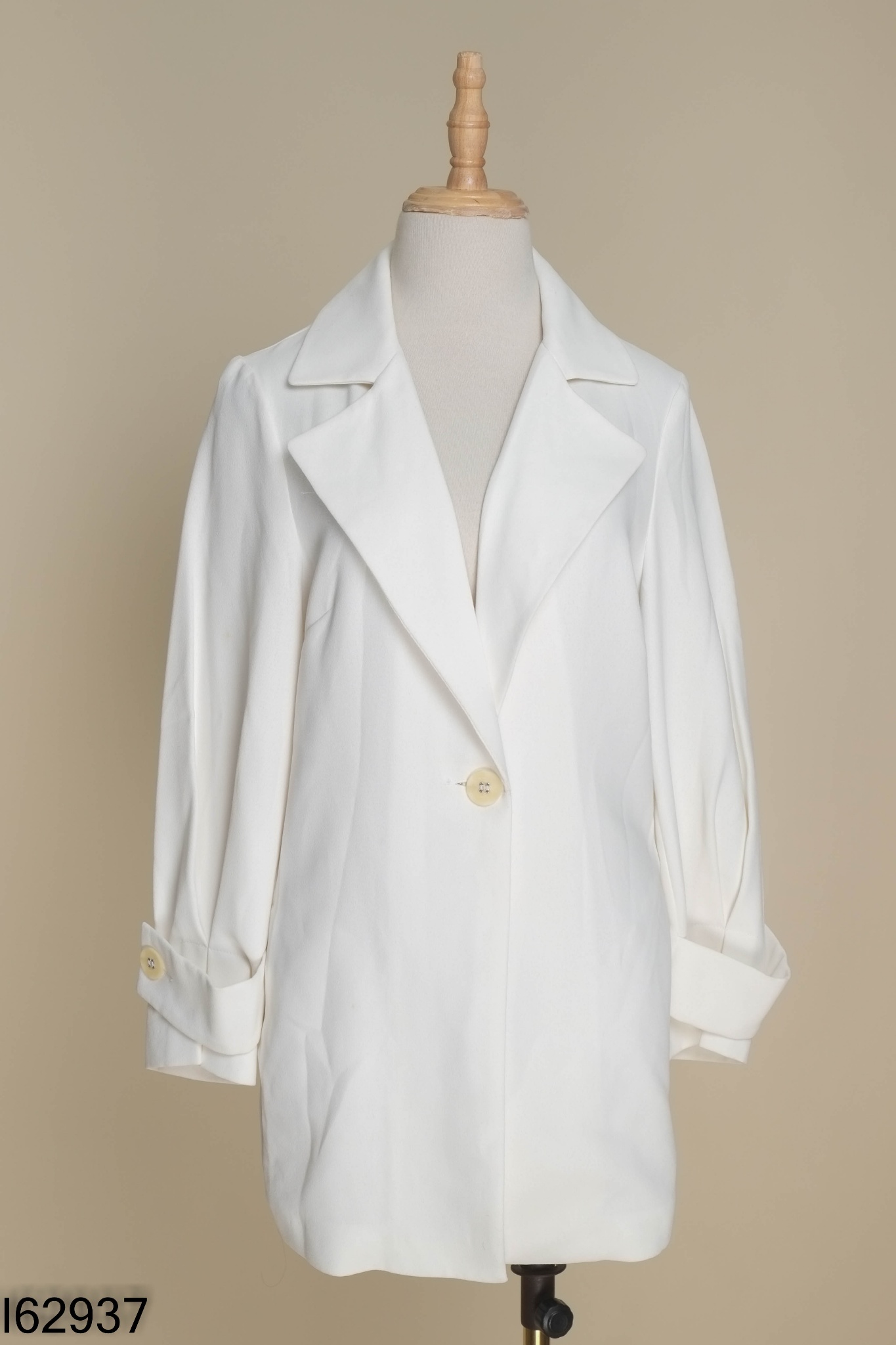 Áo khoác FORMAT trắng phối khuy