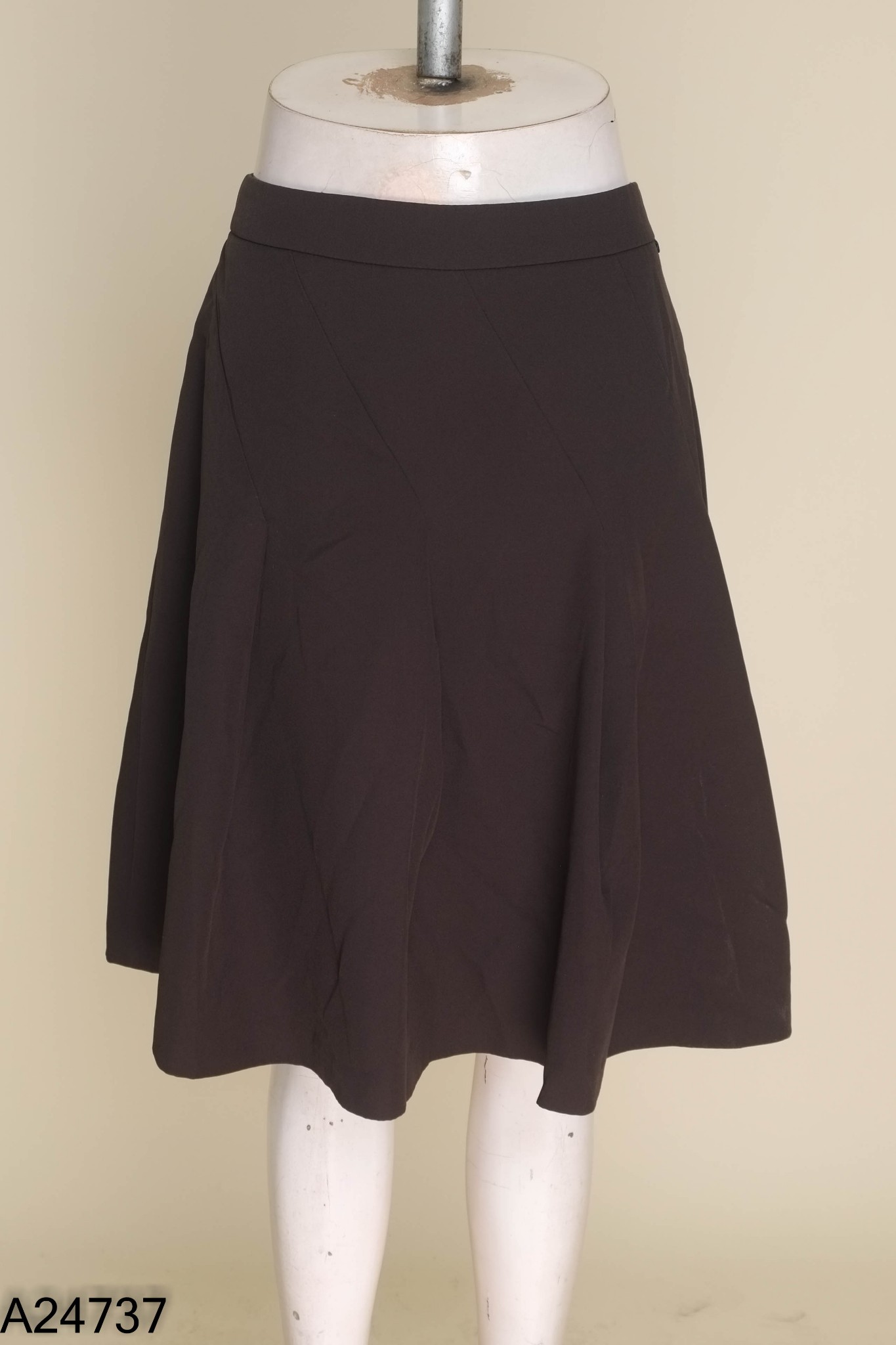 Chân váy NEM đen xếp ly