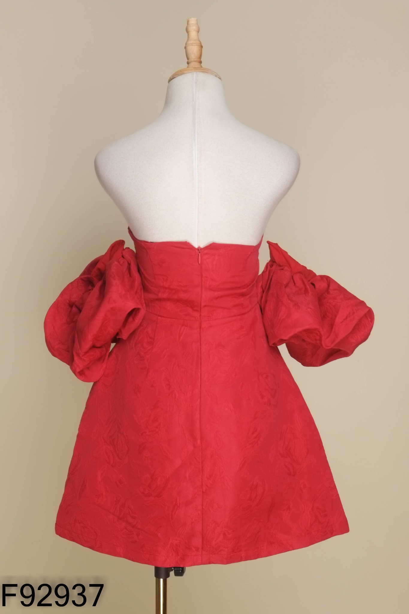 Váy đỏ THE SHILLA phối tay phồng