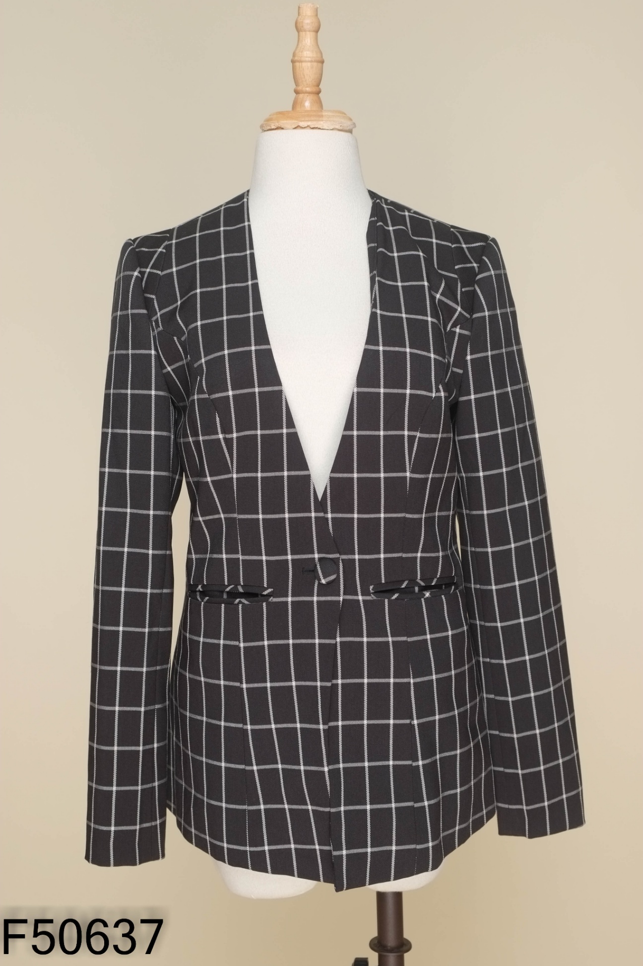 Áo vest đen DUNG BIEZ kẻ trắng không cổ