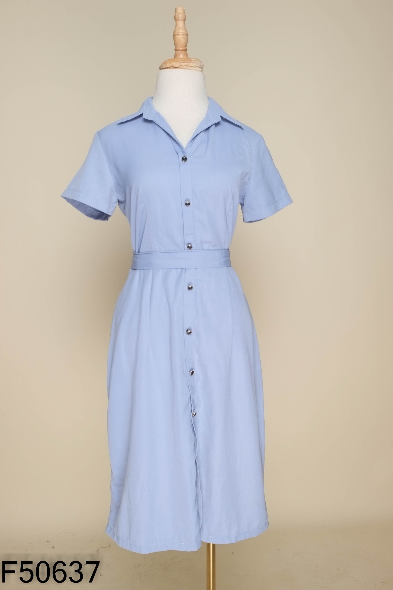 Váy xanh GUMAC cổ sơ mi kèm đai