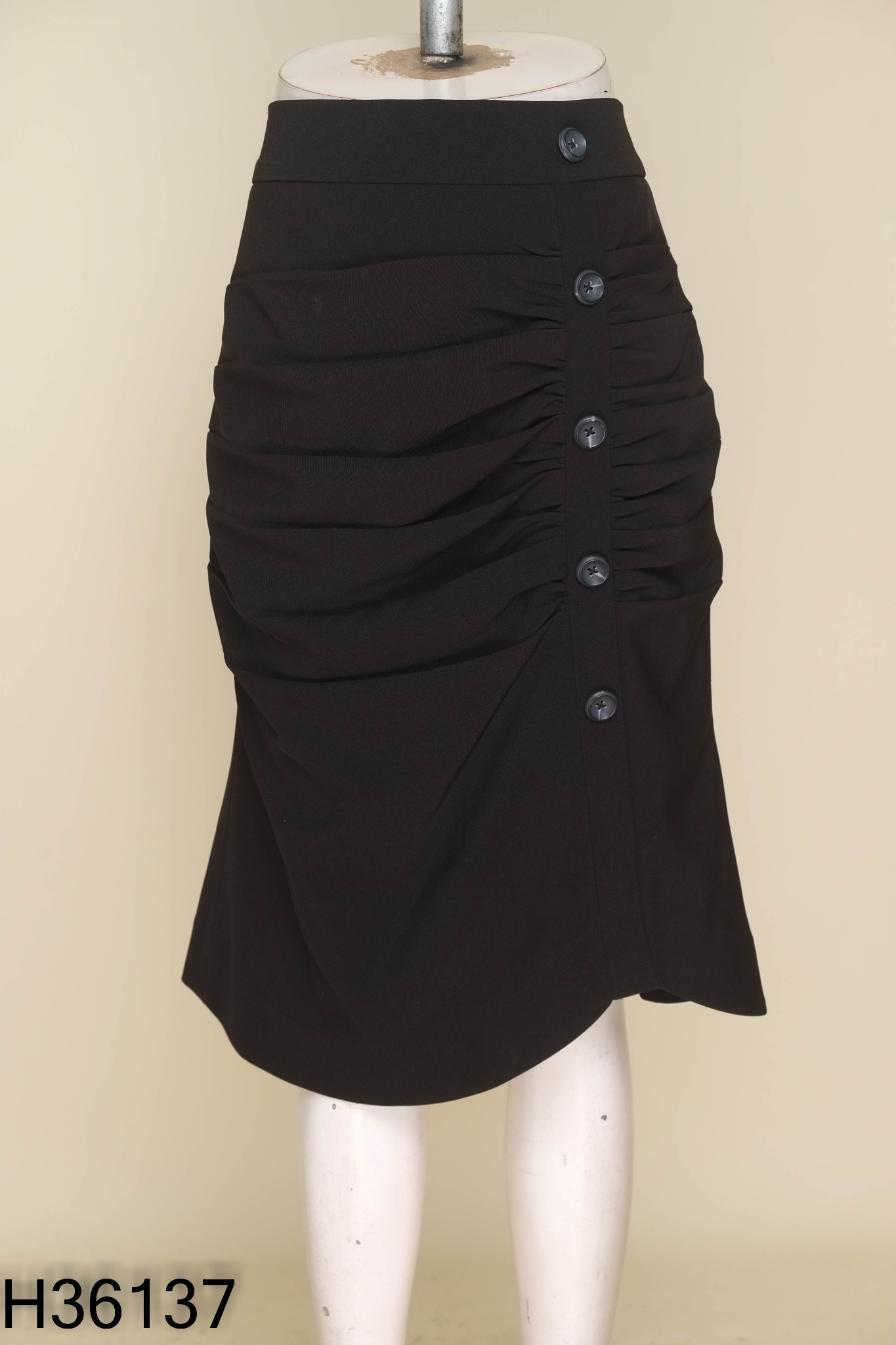 Chân váy CHARMILLES đen dúm