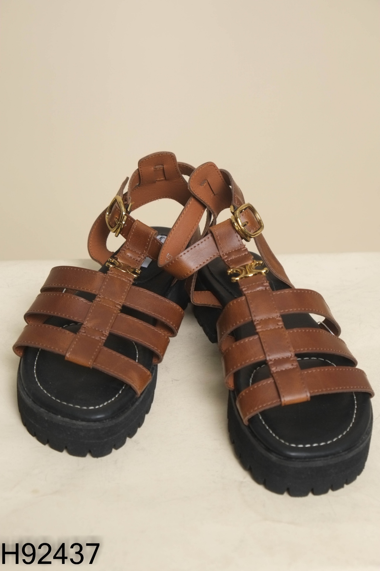 Dép sandal nâu phối khóa vàng