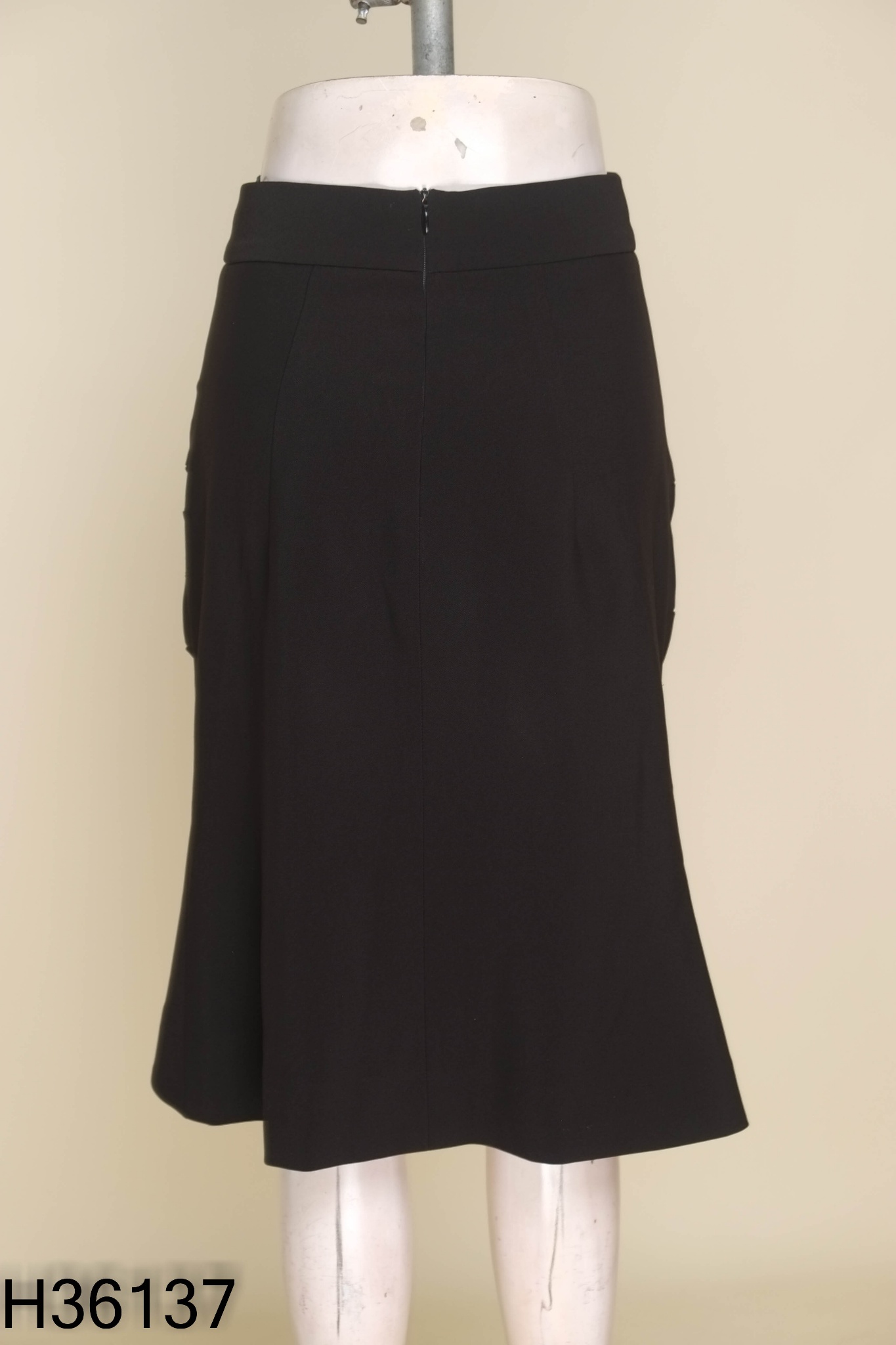 Chân váy CHARMILLES đen dúm