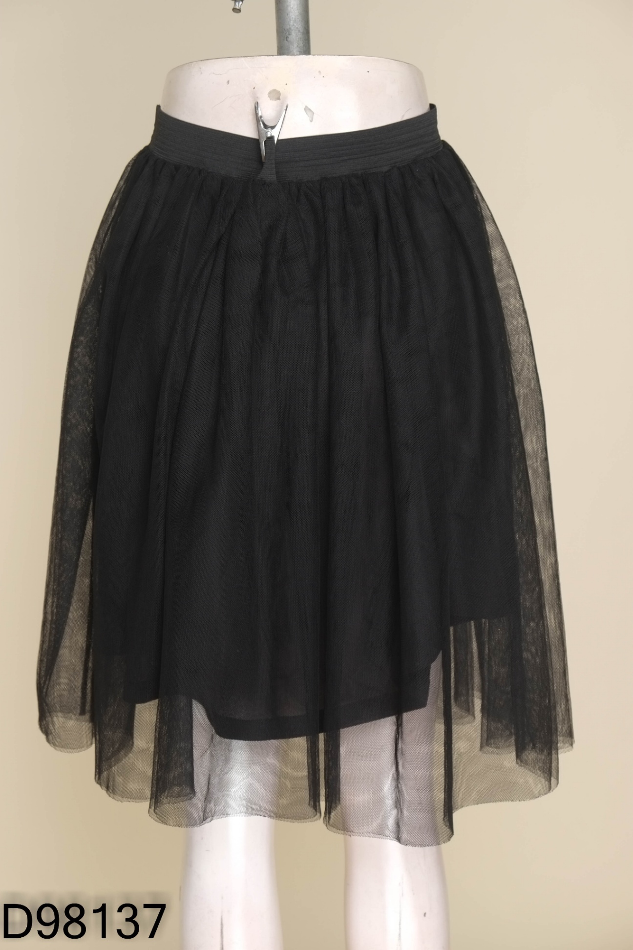 Chân váy HM lưới đen