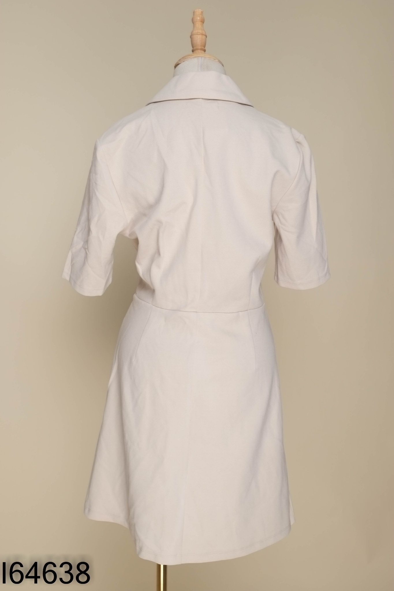 Váy RESERVED cổ vest be