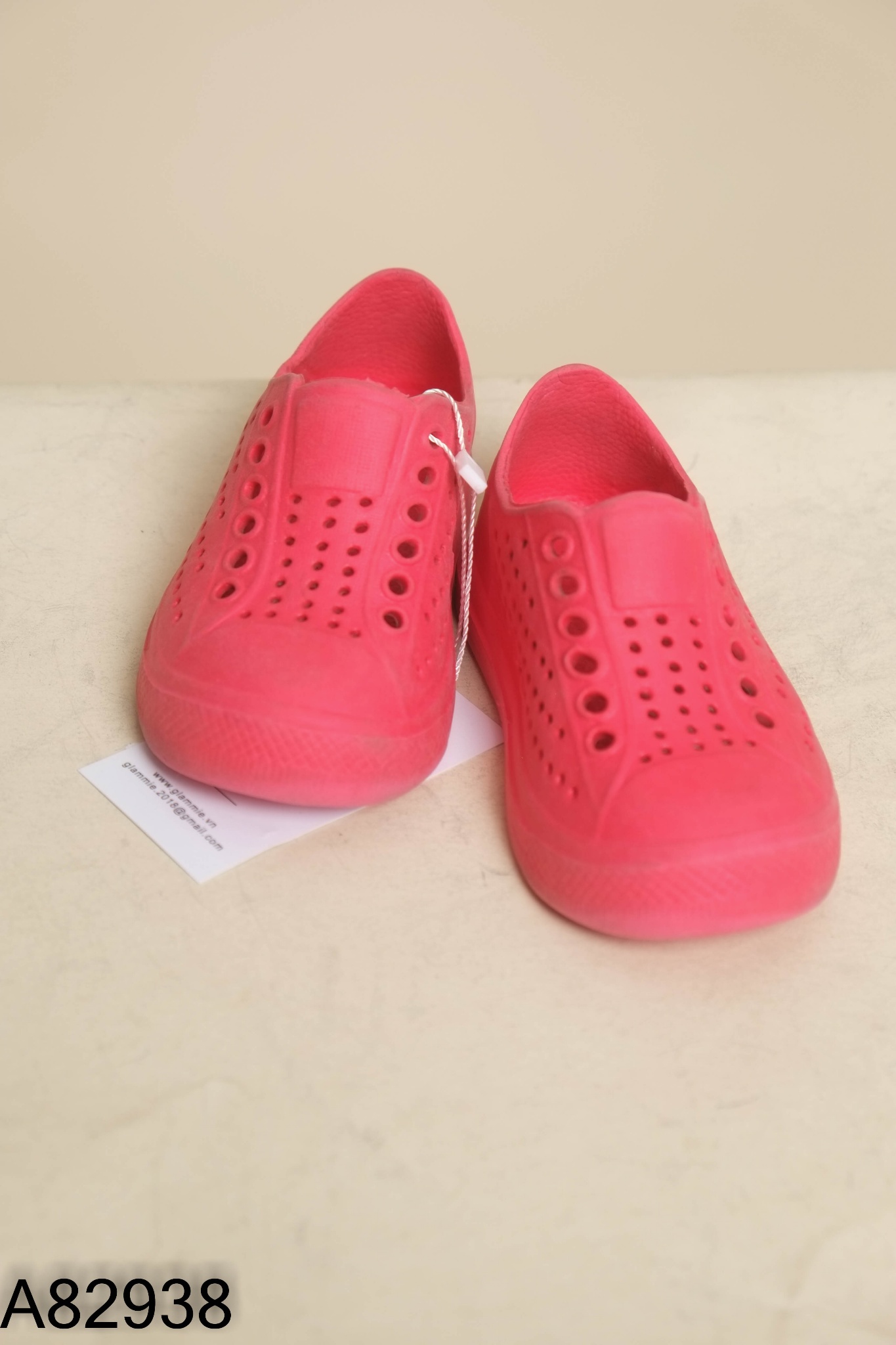 Sục đỏ kid đúc lỗ thoáng khí