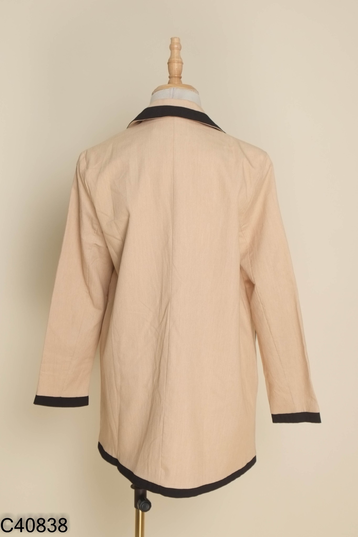 Blazer nâu be viền đen