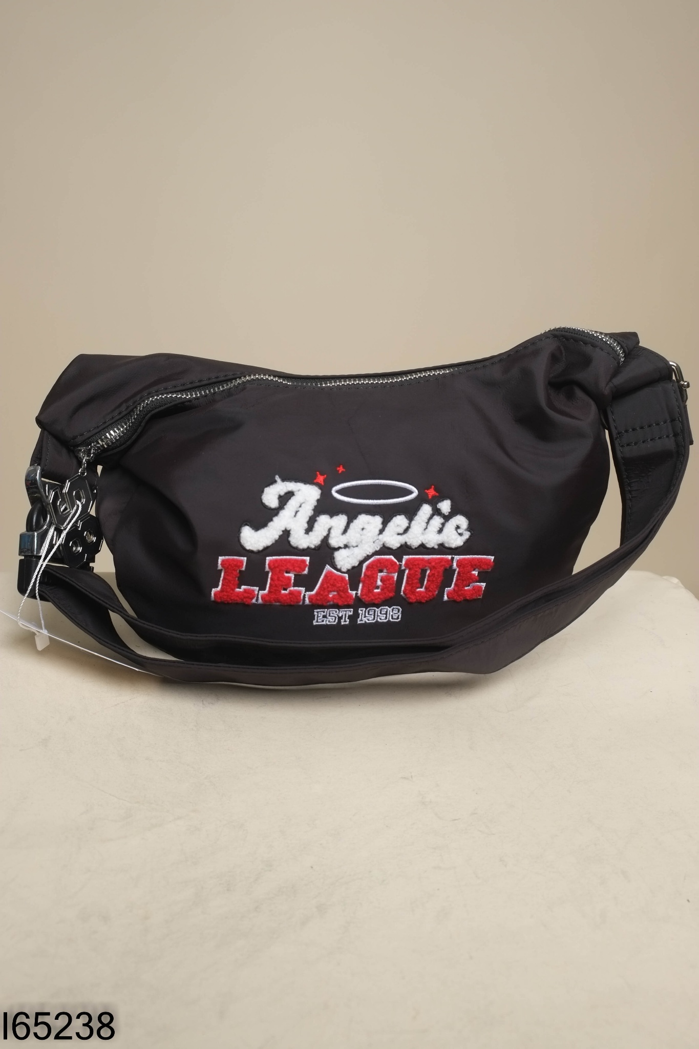 Túi BERSHKA đen hình bán cầu