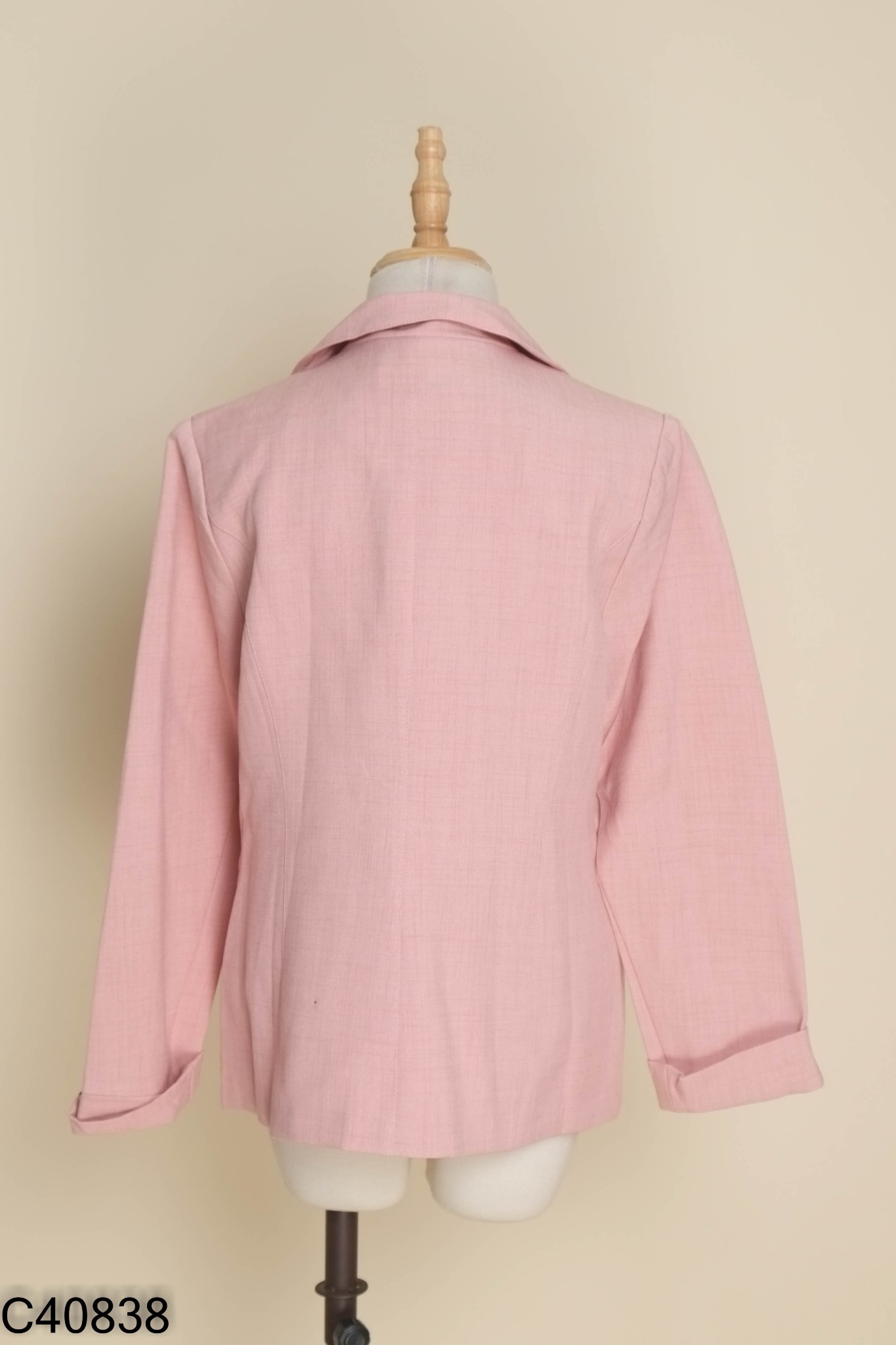 Blazer hồng trơn khuy