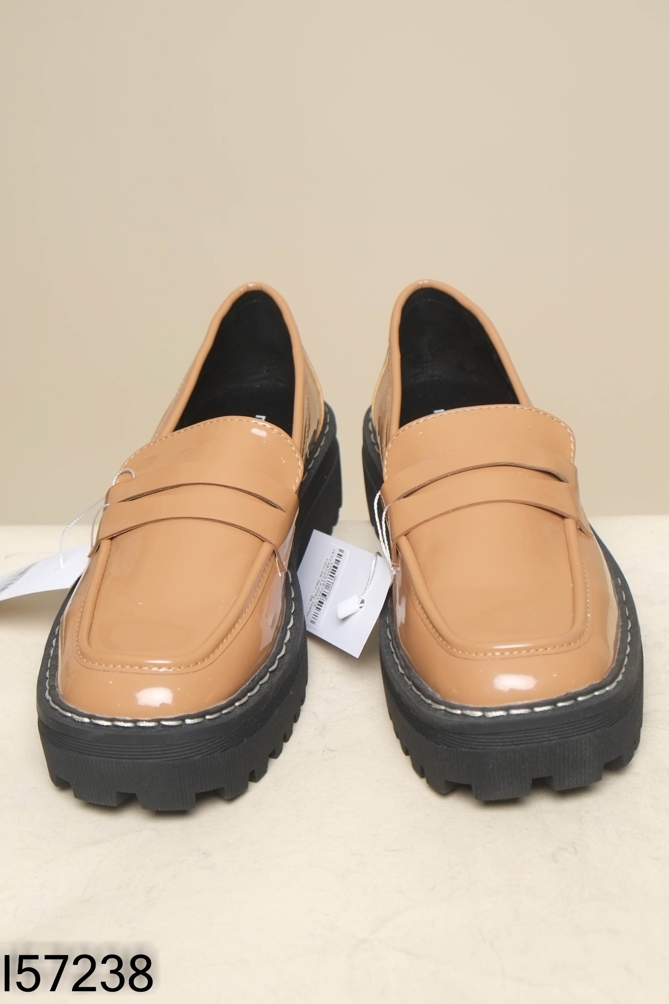 Giày loafer nâu đế đen