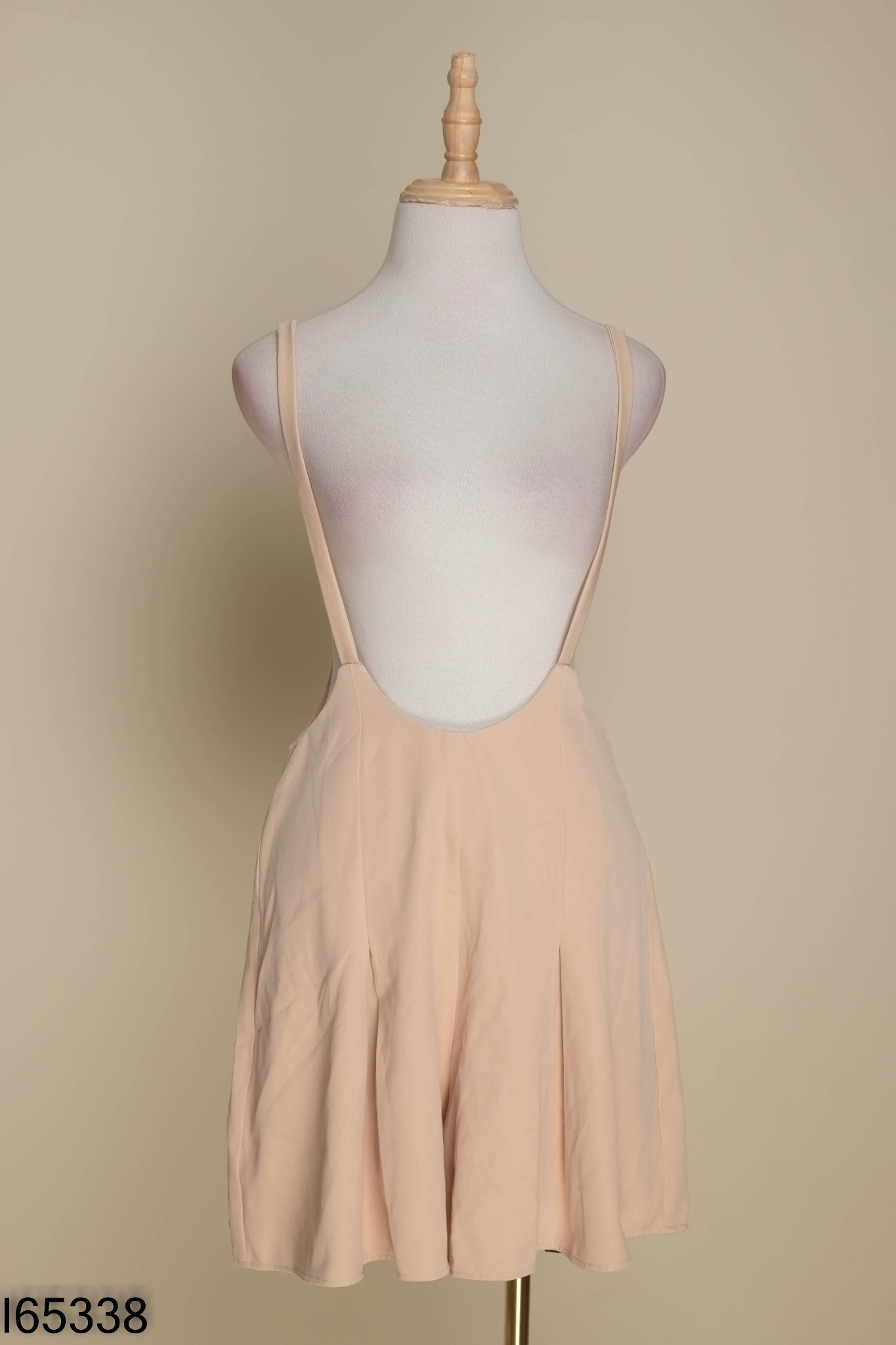 Quần shorts yếm JAMILA be trơn