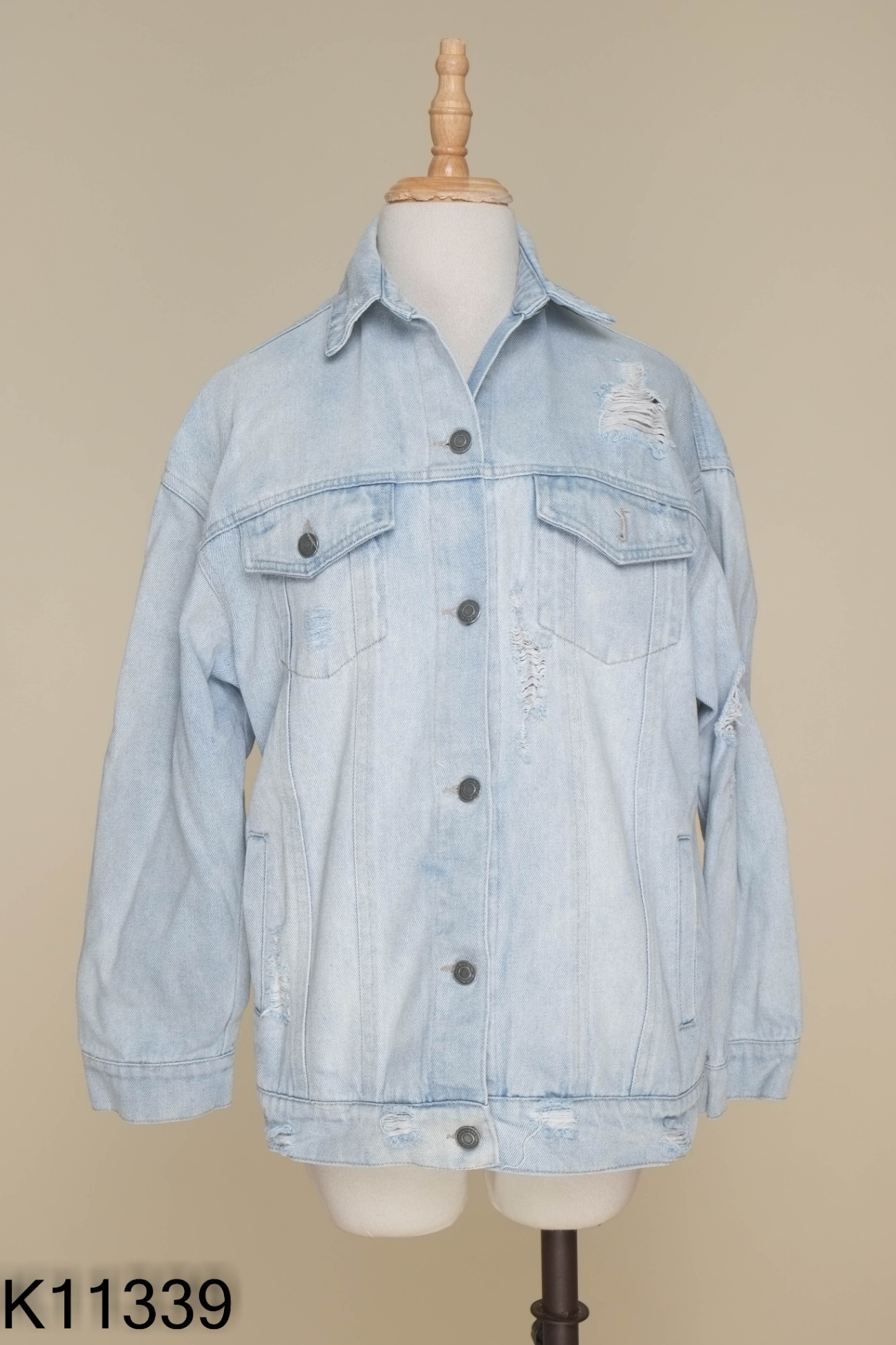 Áo khoác jeans xanh rách