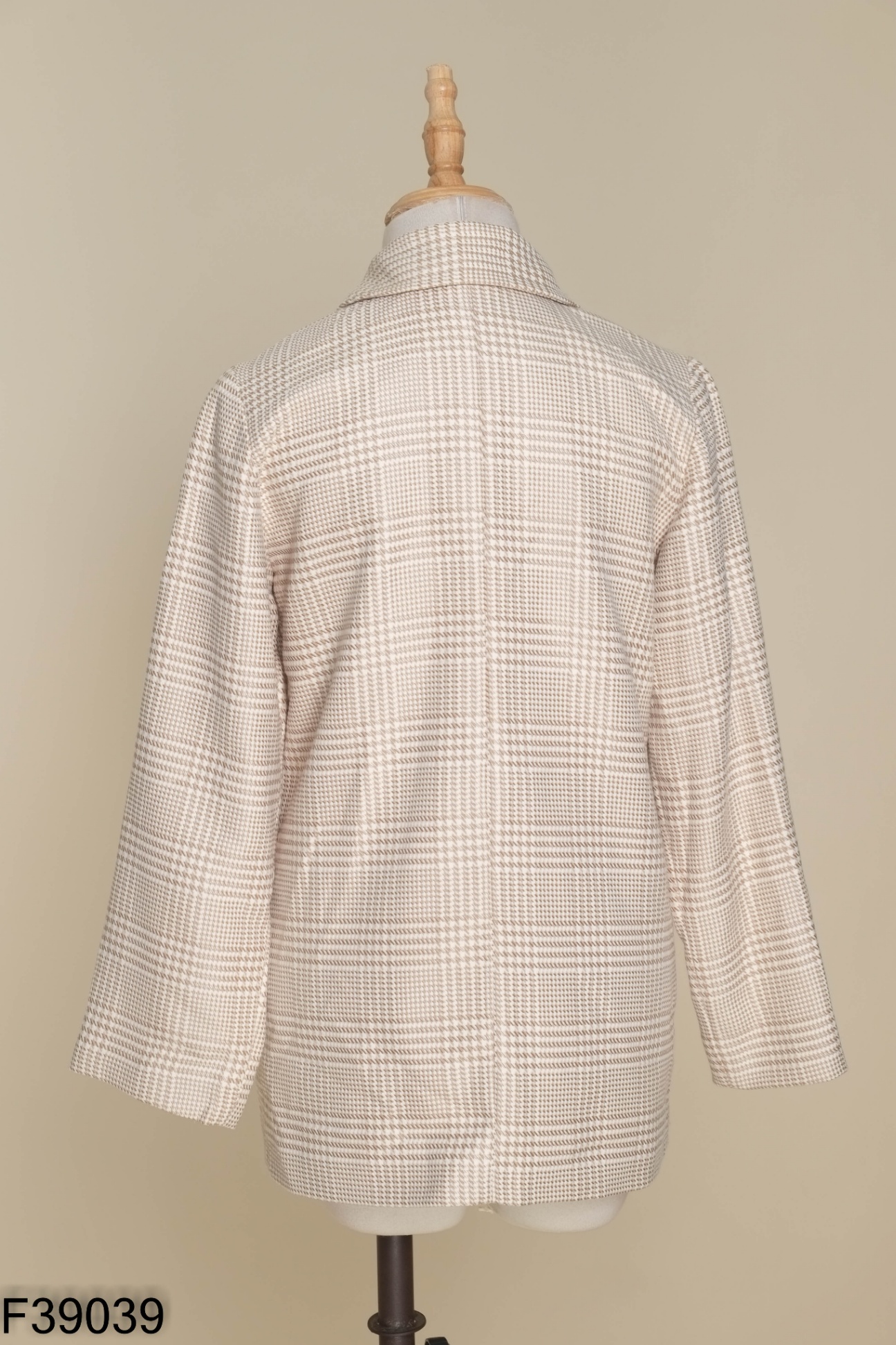 Áo blaze NAKED BY V be họa tiết ziczac