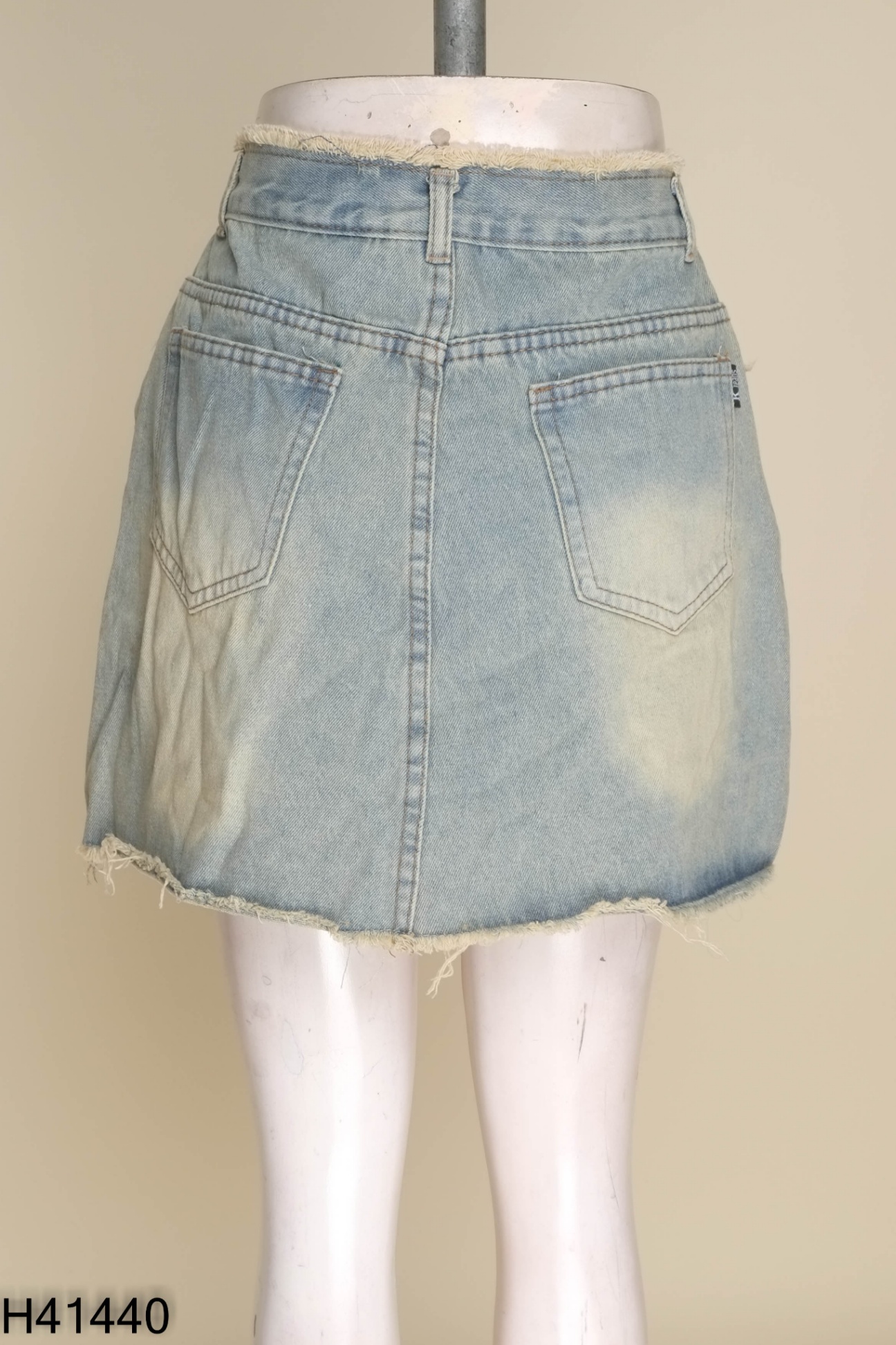 Chân váy jeans xanh in số