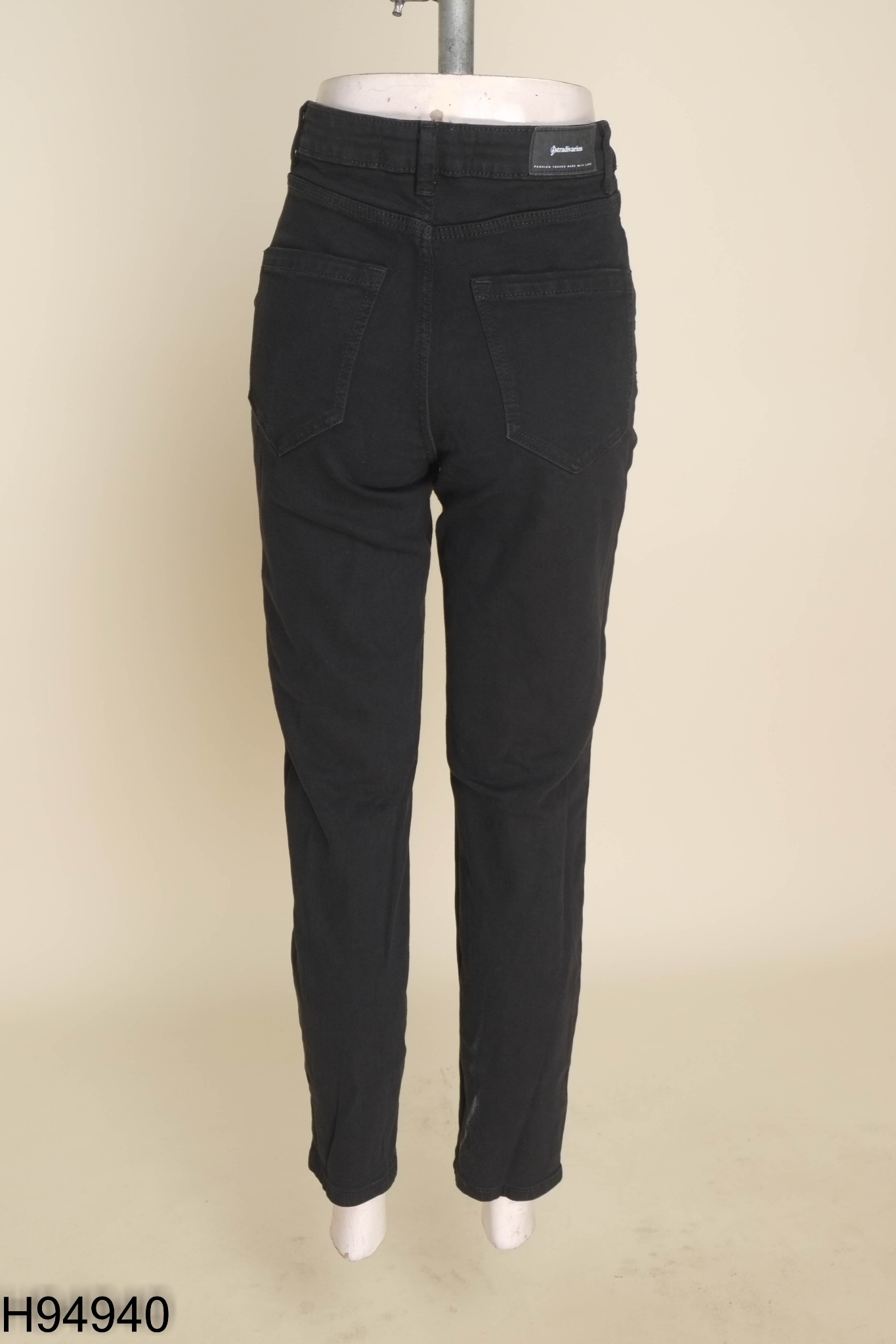 Quần STRADIVARIUS jeans đen