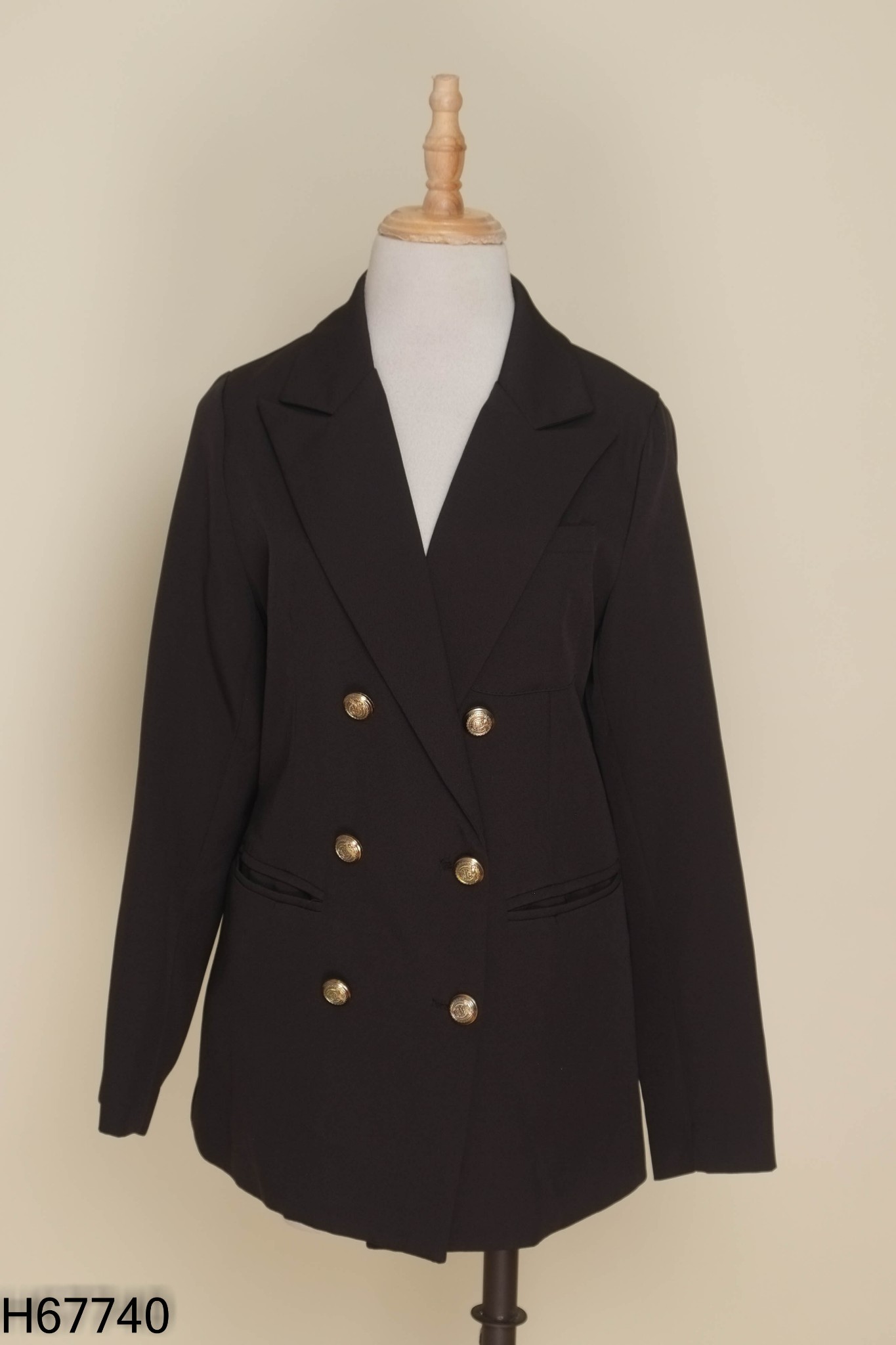 Áo khoác đen trơn