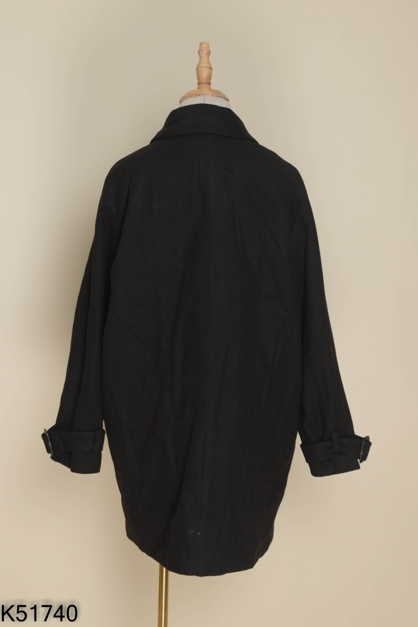 Áo khoác dạ đen dáng dài