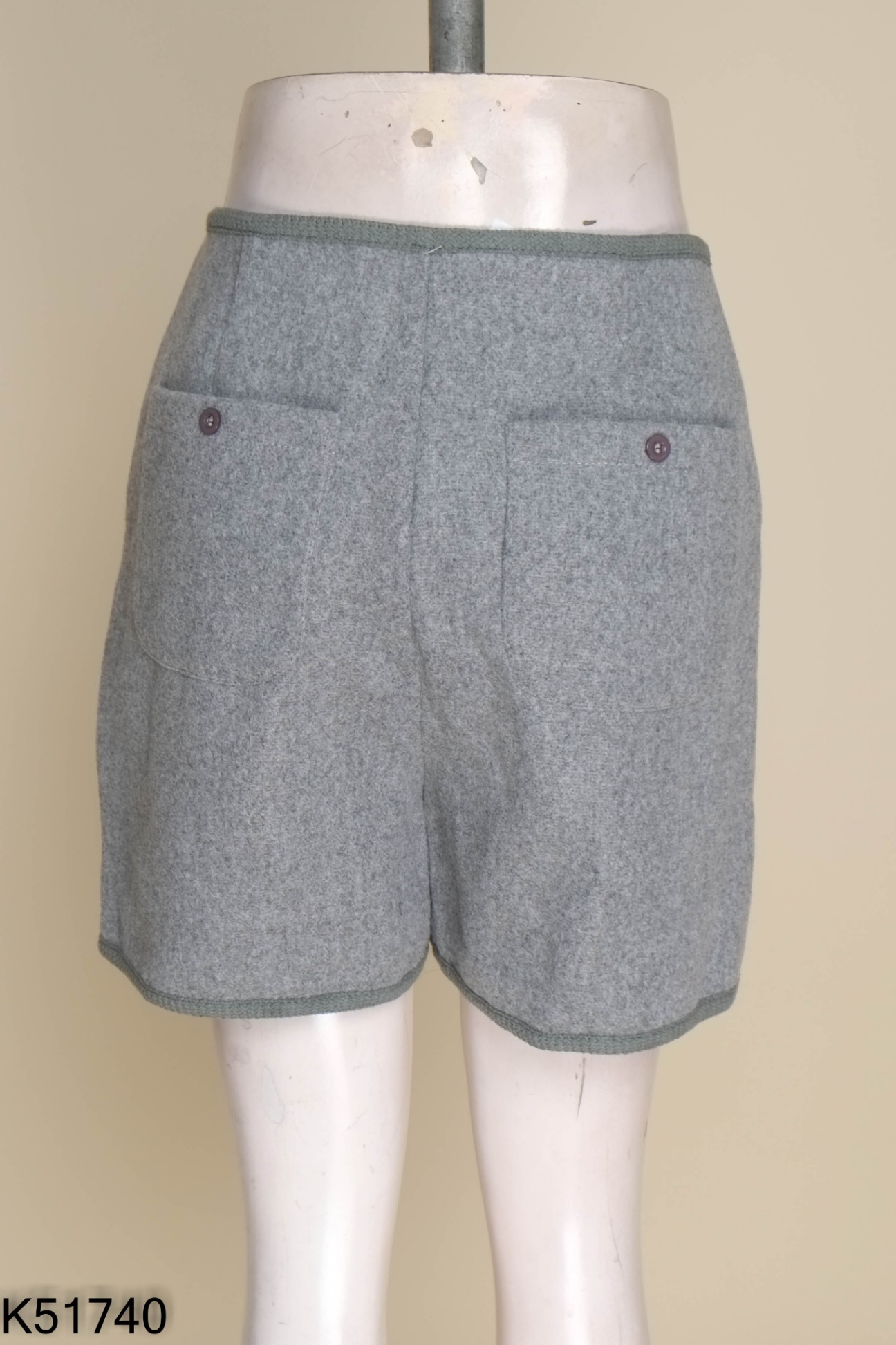 Chân váy dạ xám trơn