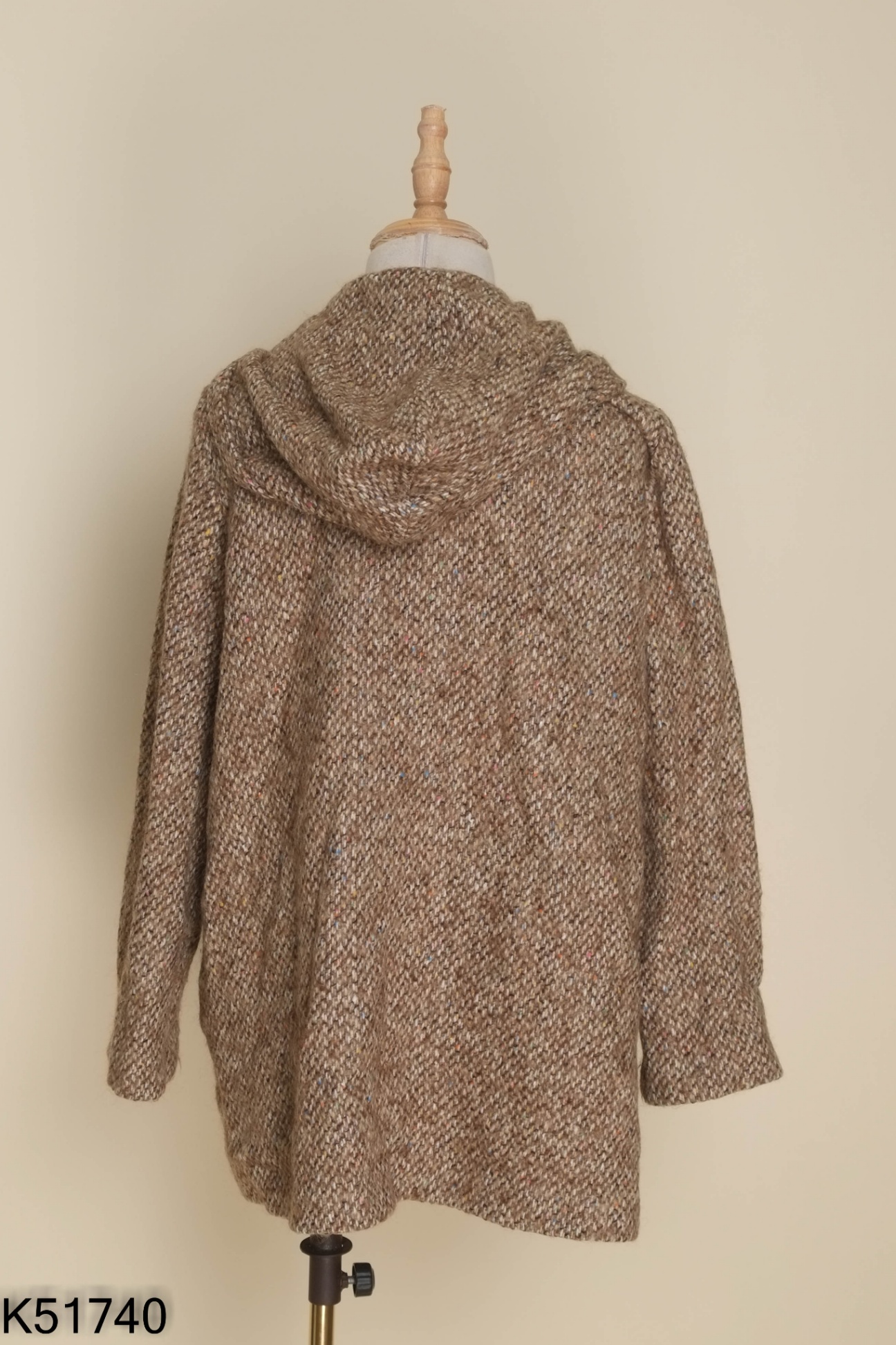 Áo khoác nâu dáng dài