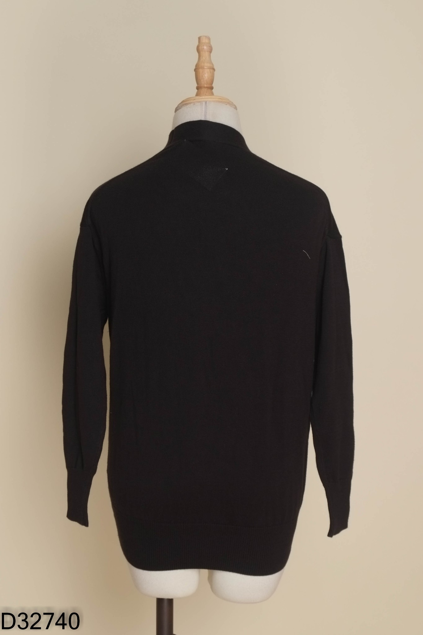 Cardigans đen mỏng