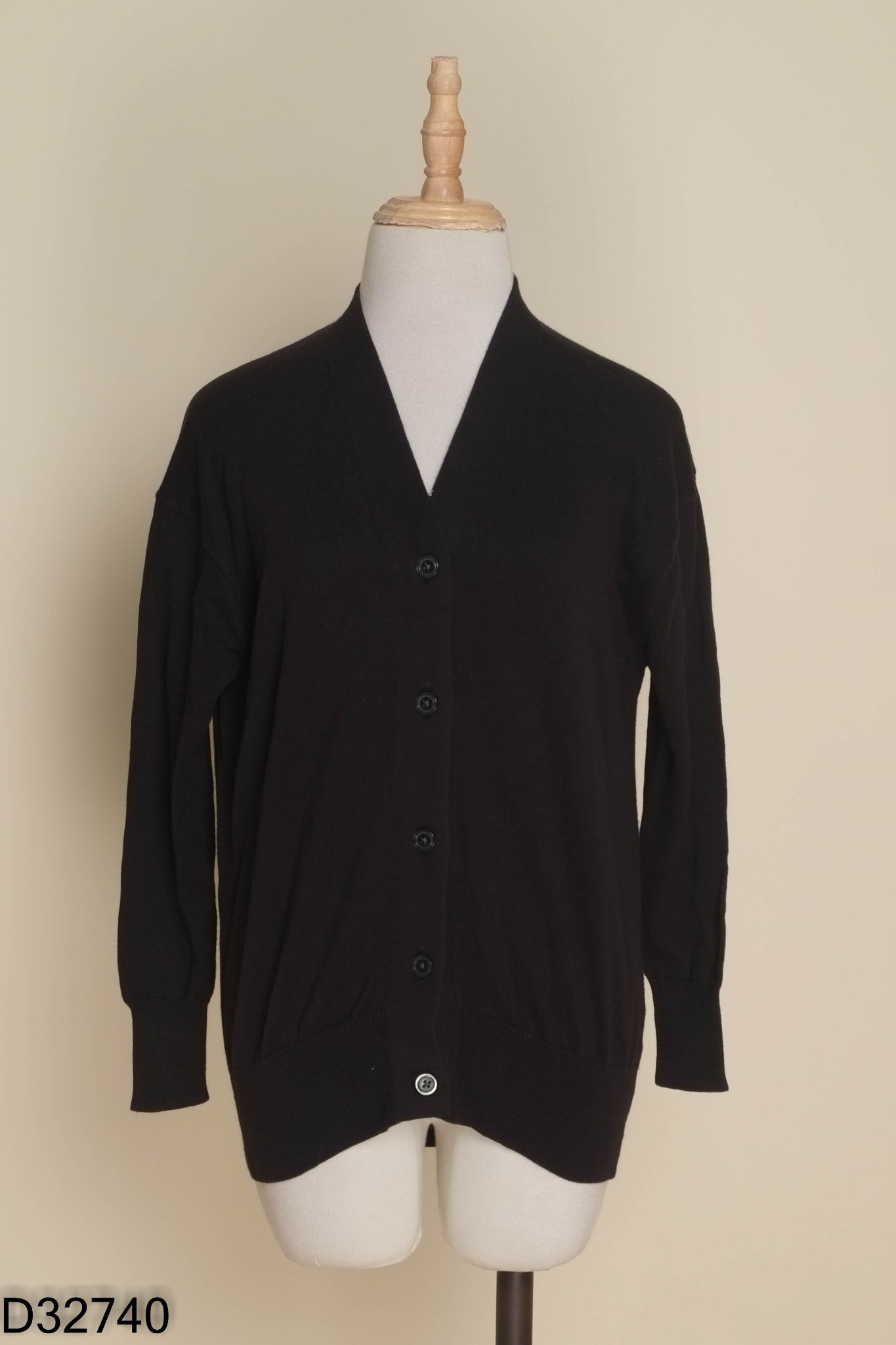 Cardigans đen mỏng