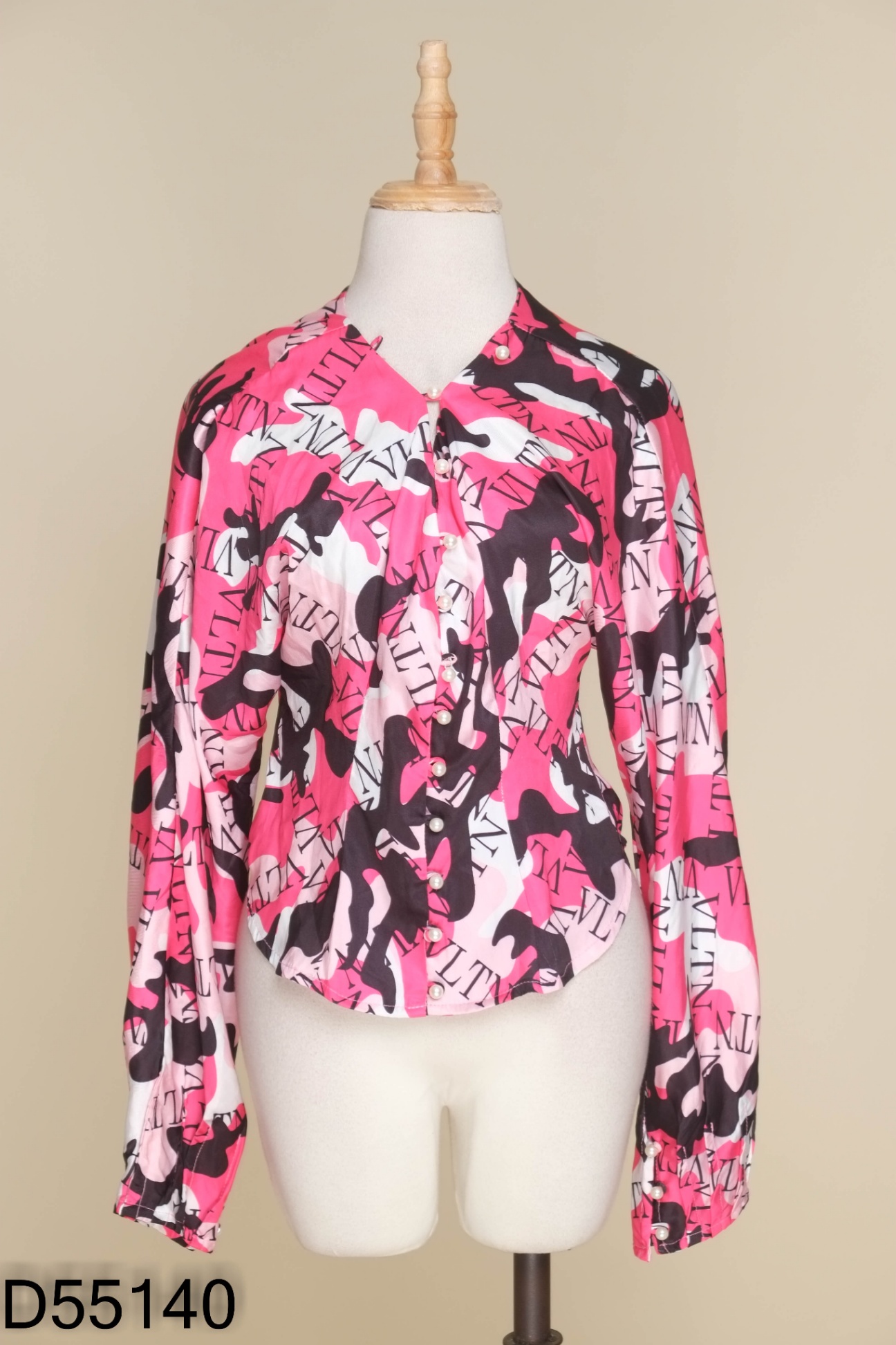 Áo hồng GIANG THANH NGUYEN họa tiết đính ngọc
