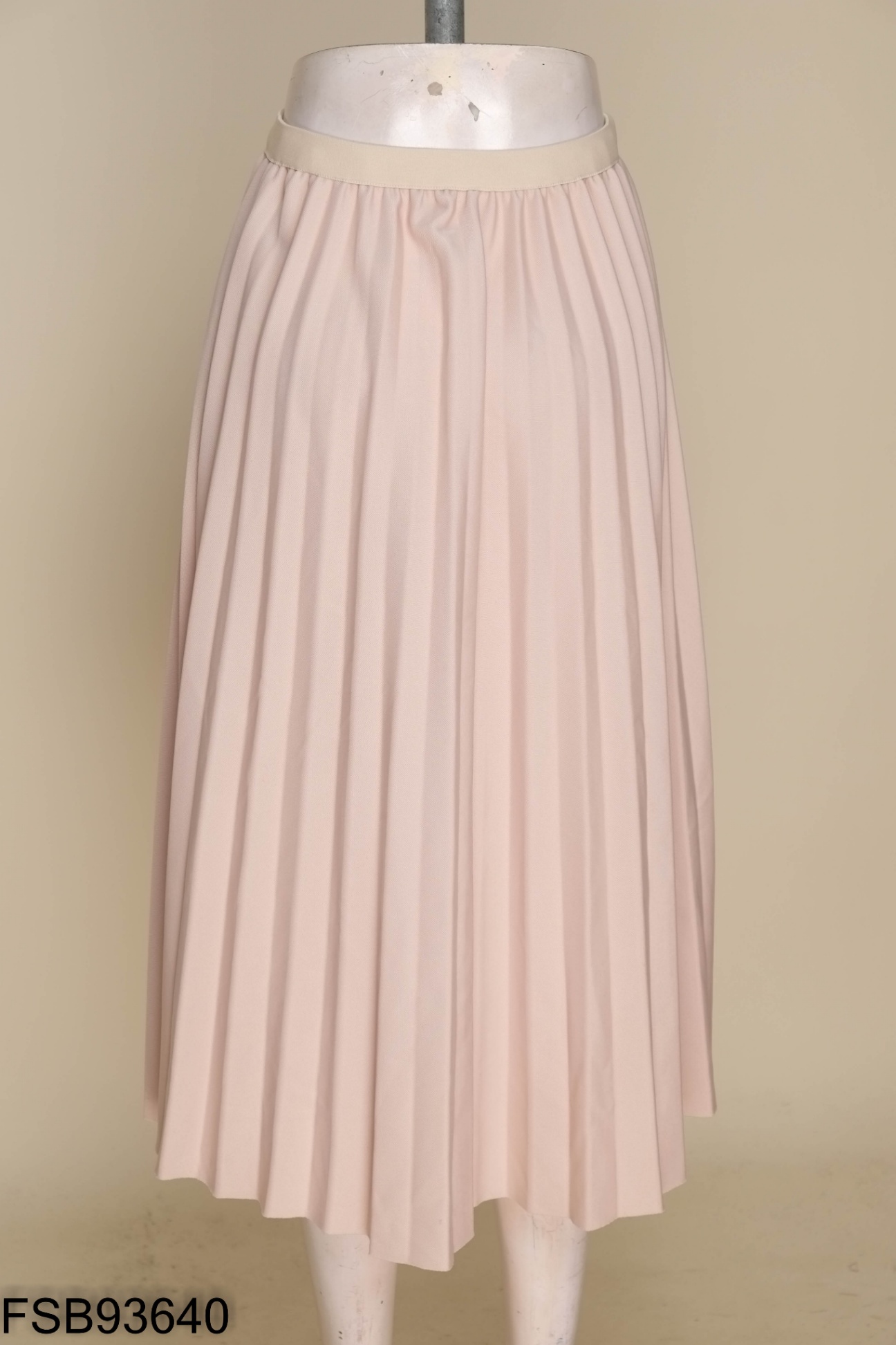 Chân váy xếp ly be